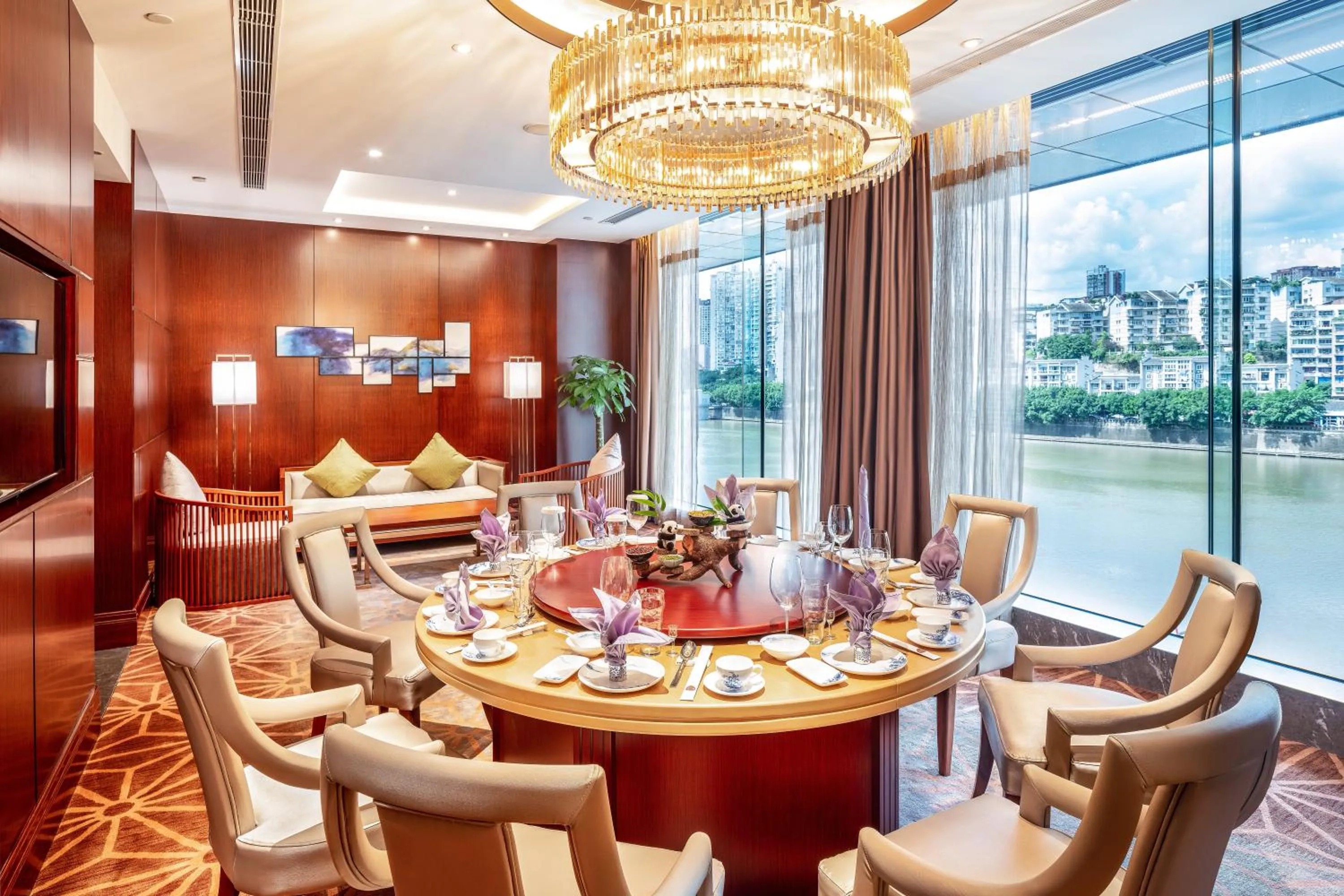 Restaurant/places to eat in Holiday Inn Neijiang Riverside by IHG