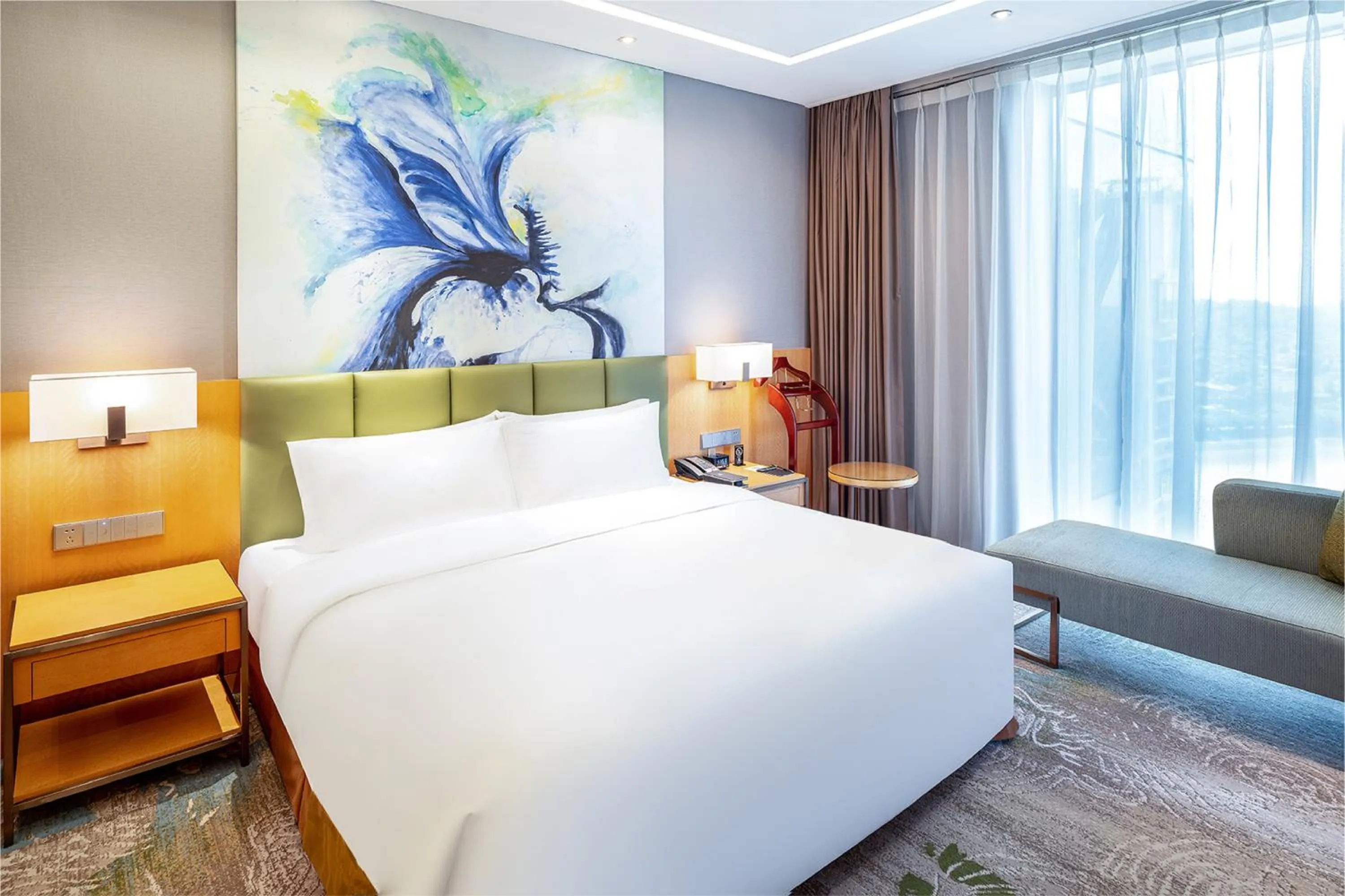 Photo of the whole room, Bed in Holiday Inn Neijiang Riverside by IHG