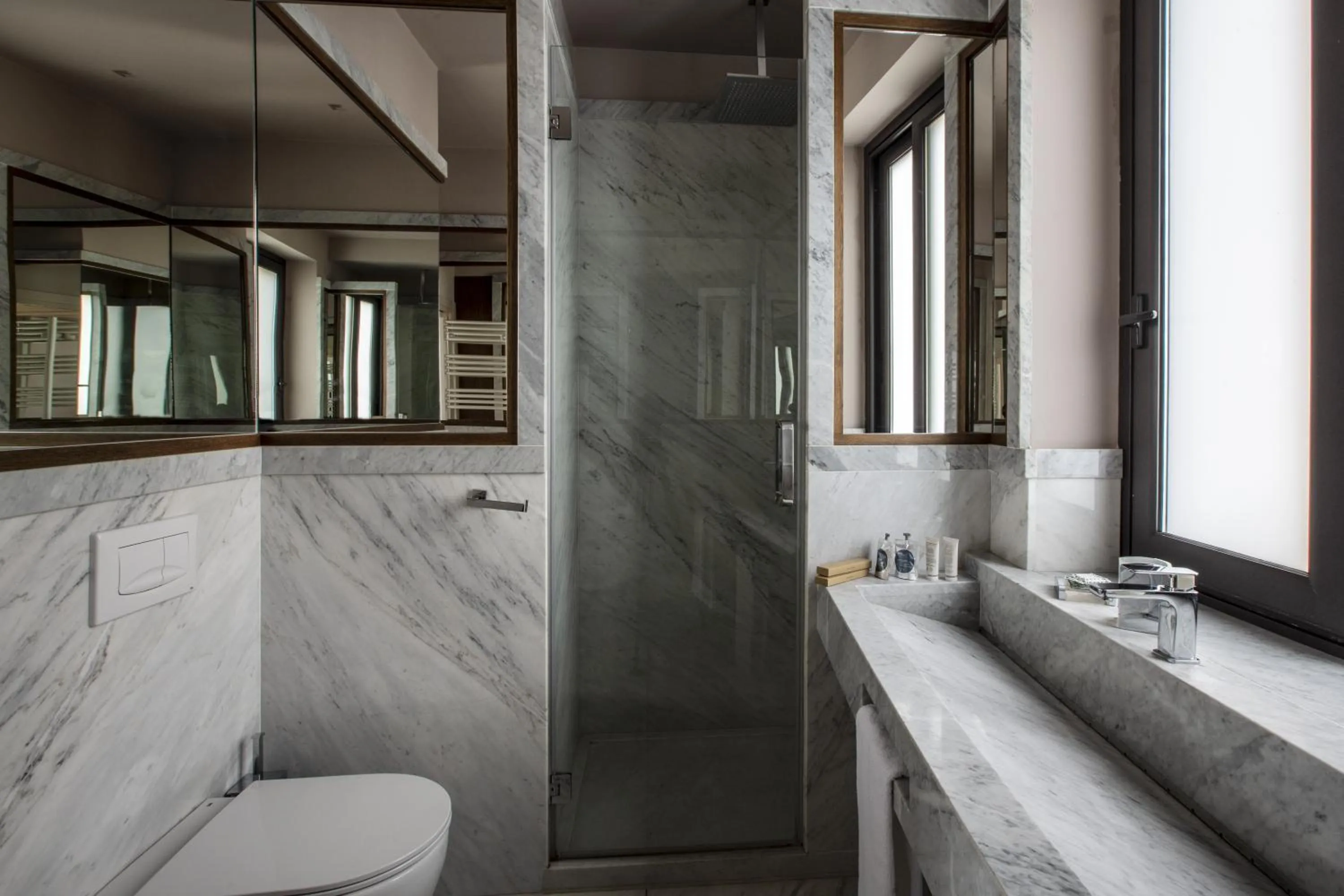 Bathroom in Fenetre sur le blue