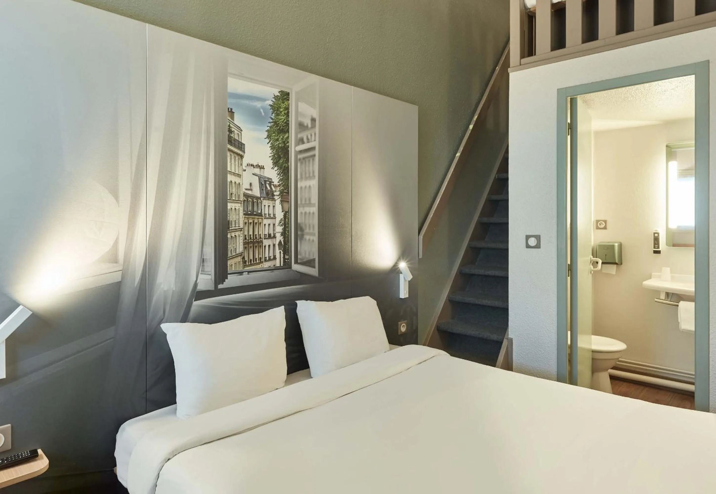 Bedroom, Bed in B&B HOTEL Orgeval