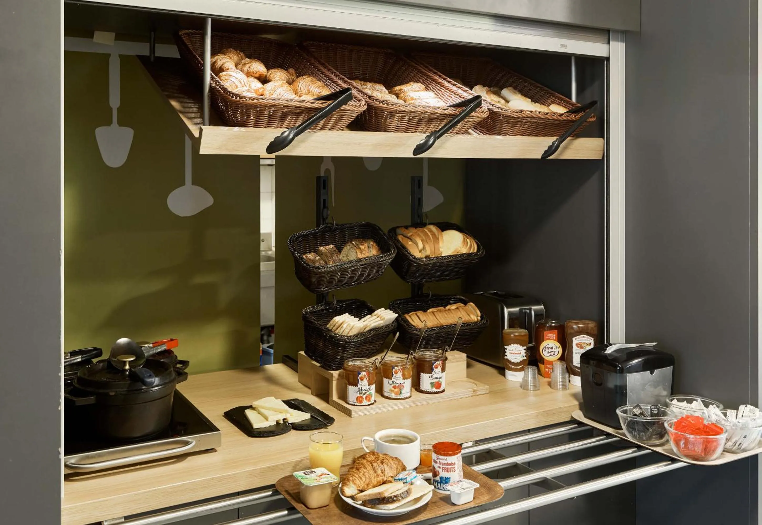 Breakfast in B&B HOTEL Orgeval