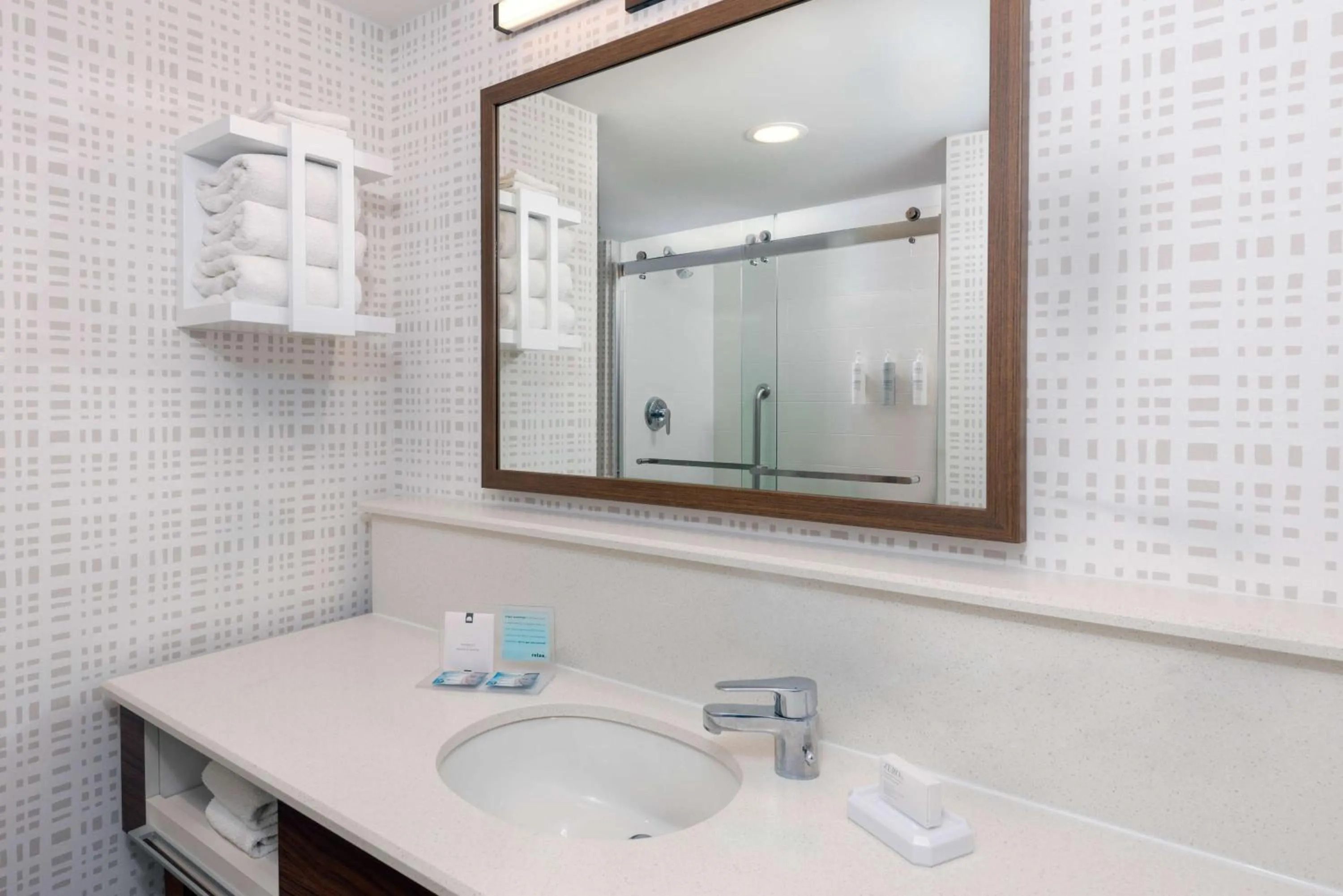 Bathroom in Hampton Inn and Suites Clearwater Beach