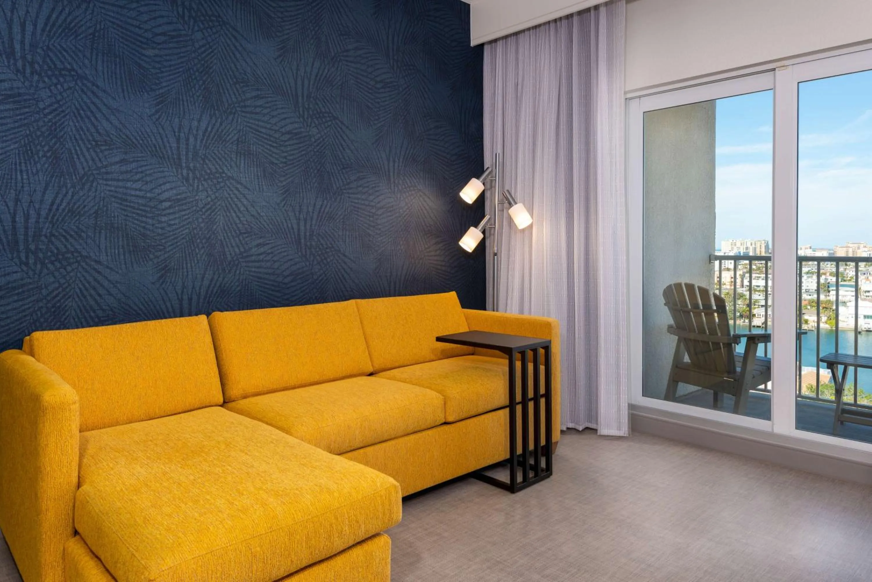 Living room in Hampton Inn and Suites Clearwater Beach