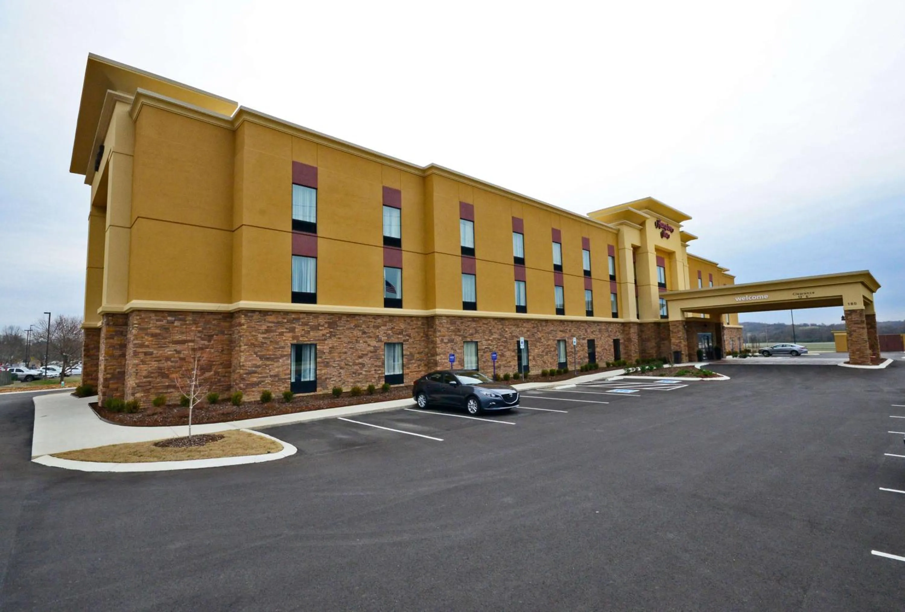 Property building in Hampton Inn Pulaski, TN