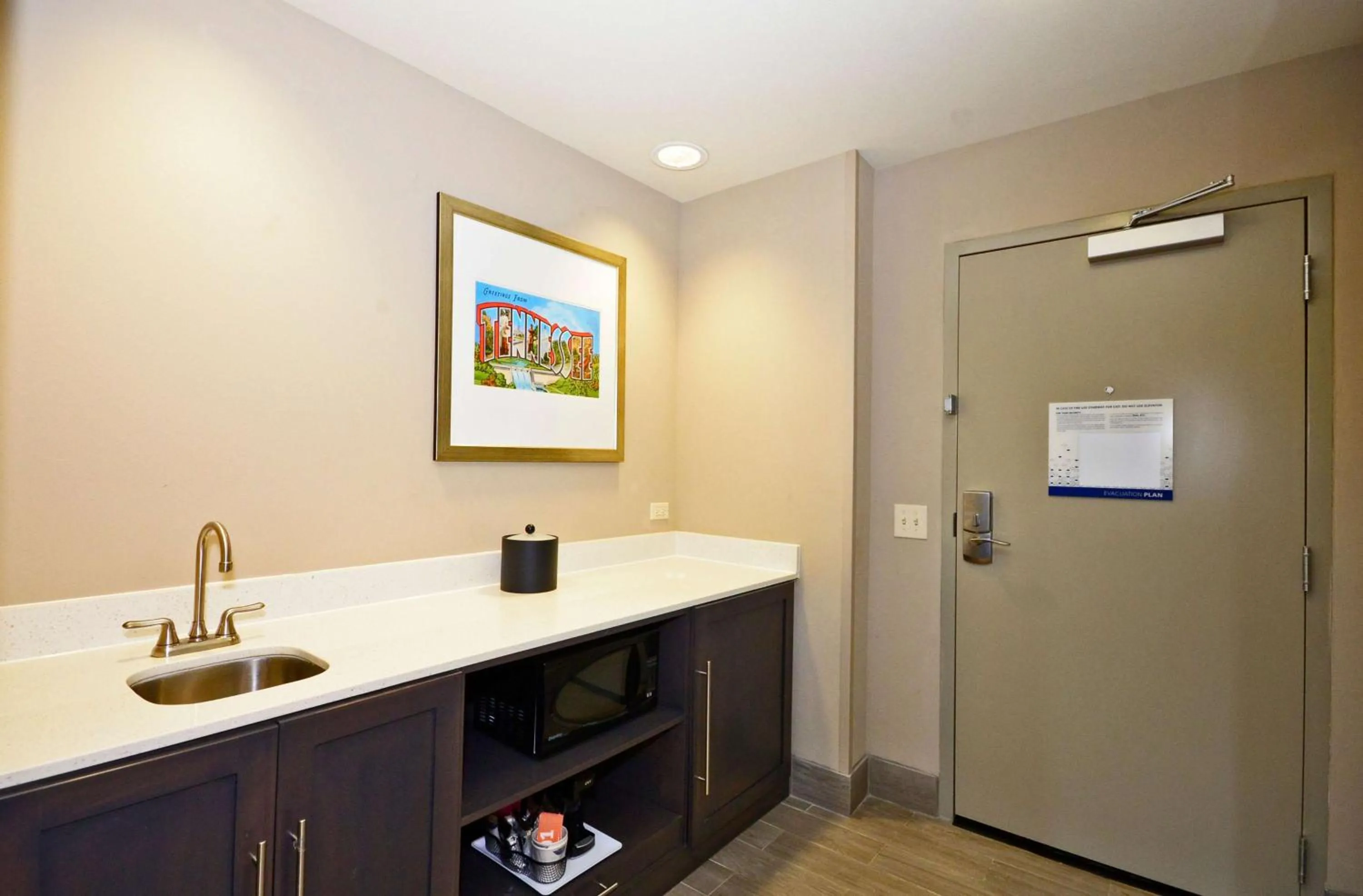 Kitchen or kitchenette in Hampton Inn Pulaski, TN