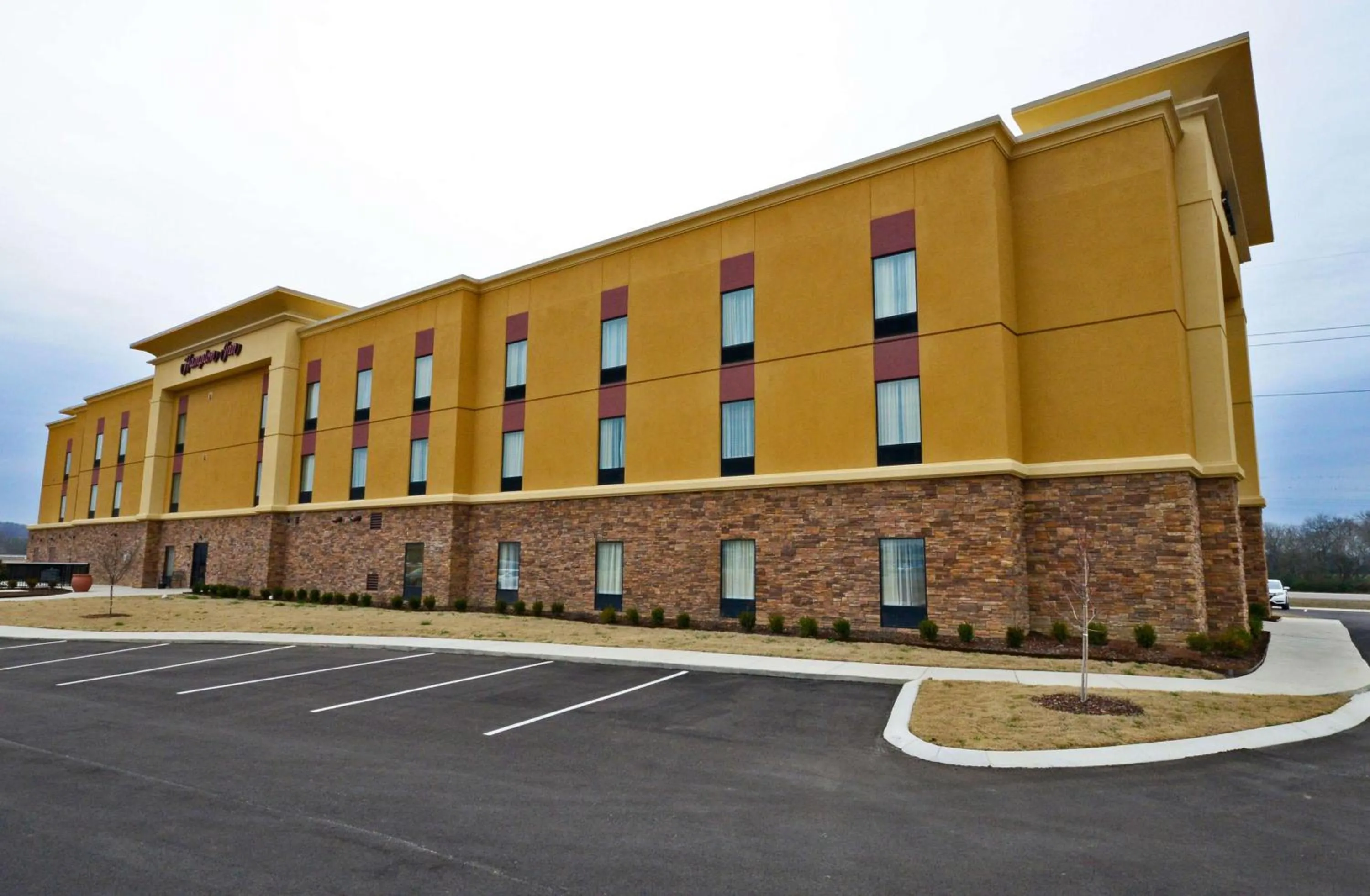 Property building in Hampton Inn Pulaski, TN