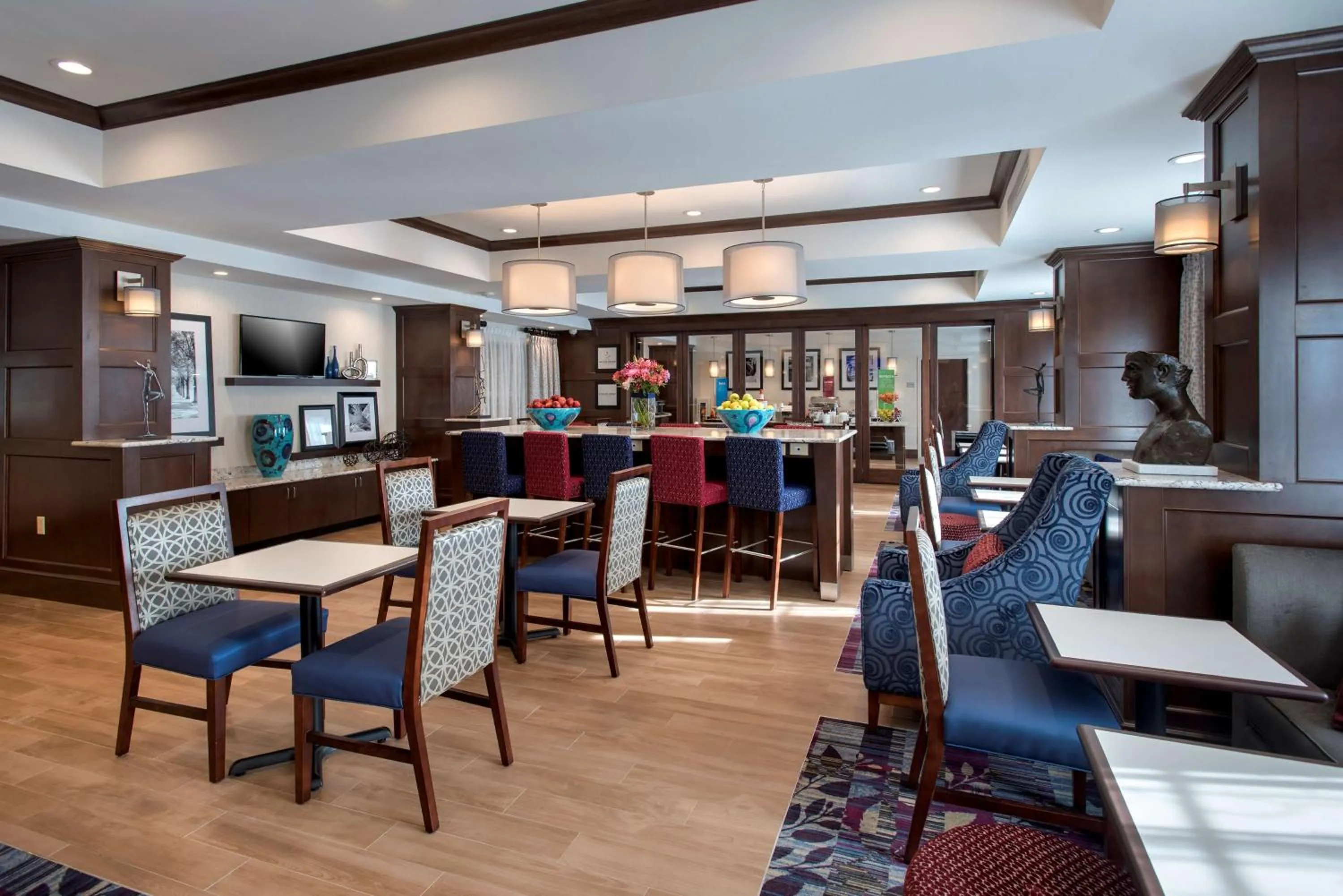Dining area in Hampton Inn by Hilton New Paltz, NY