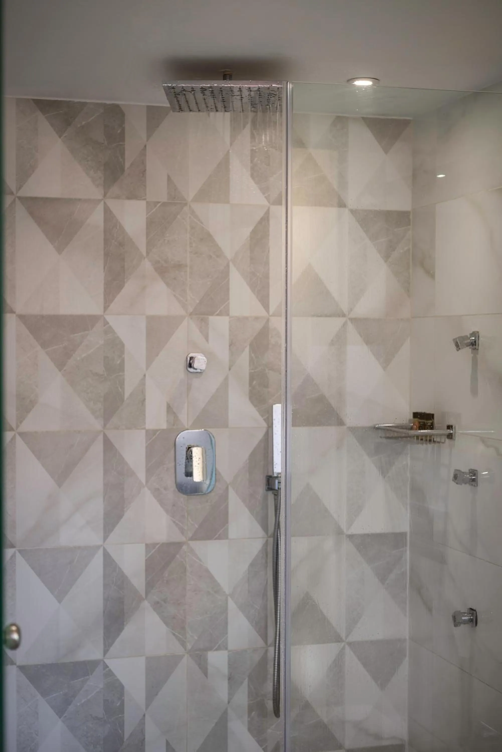 Shower in Residenza Vranas Boutique Hotel