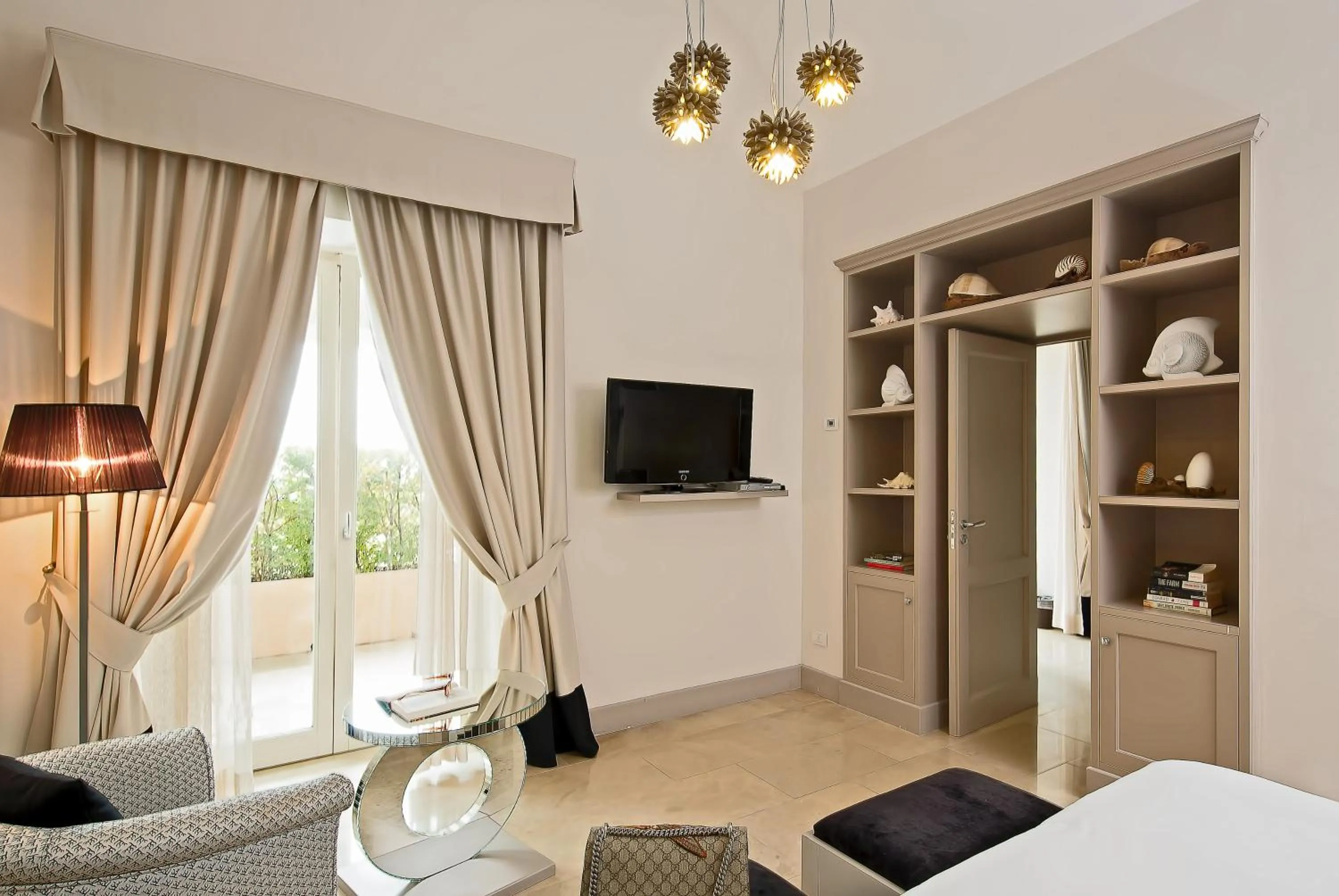 Bed in Villa Marina Capri