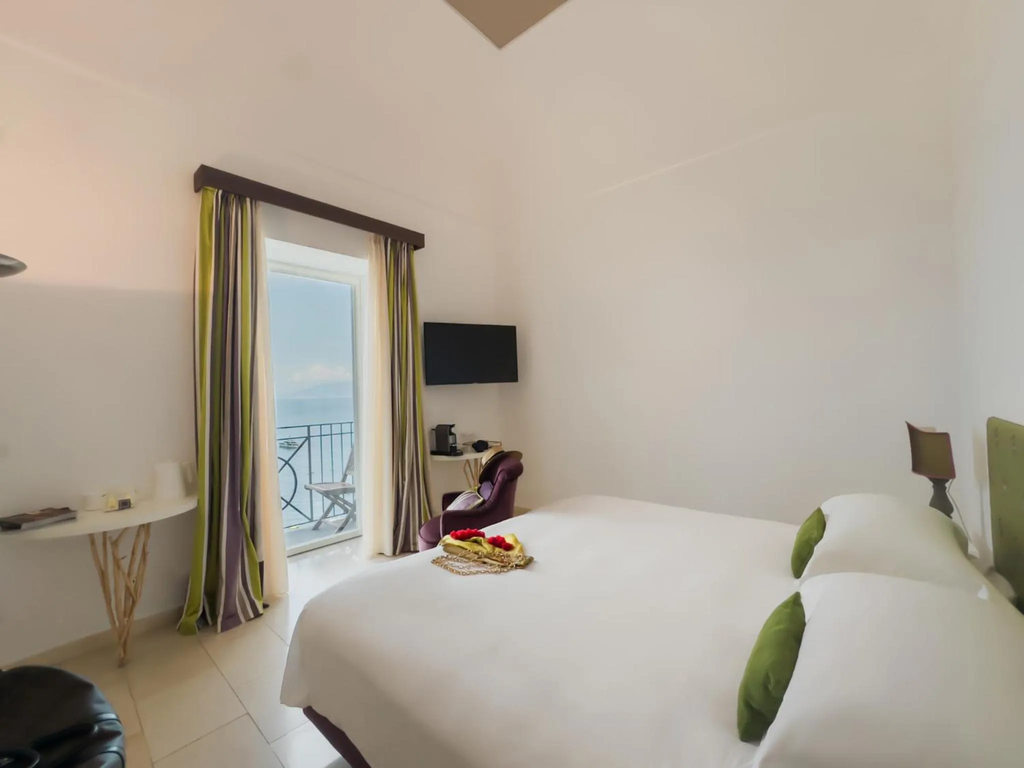 Bed in Villa Marina Capri