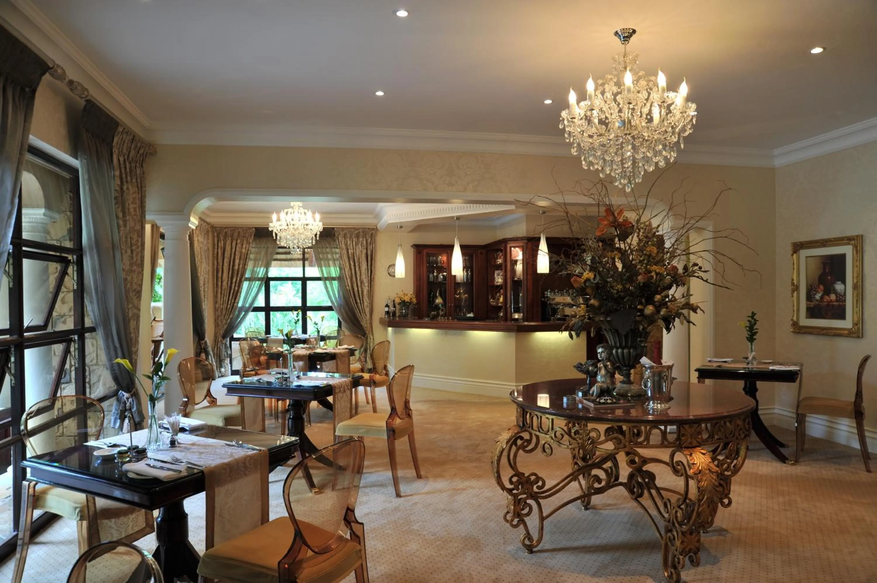 Dining area in Summerfield Botanical Garden & Exclusive Resort