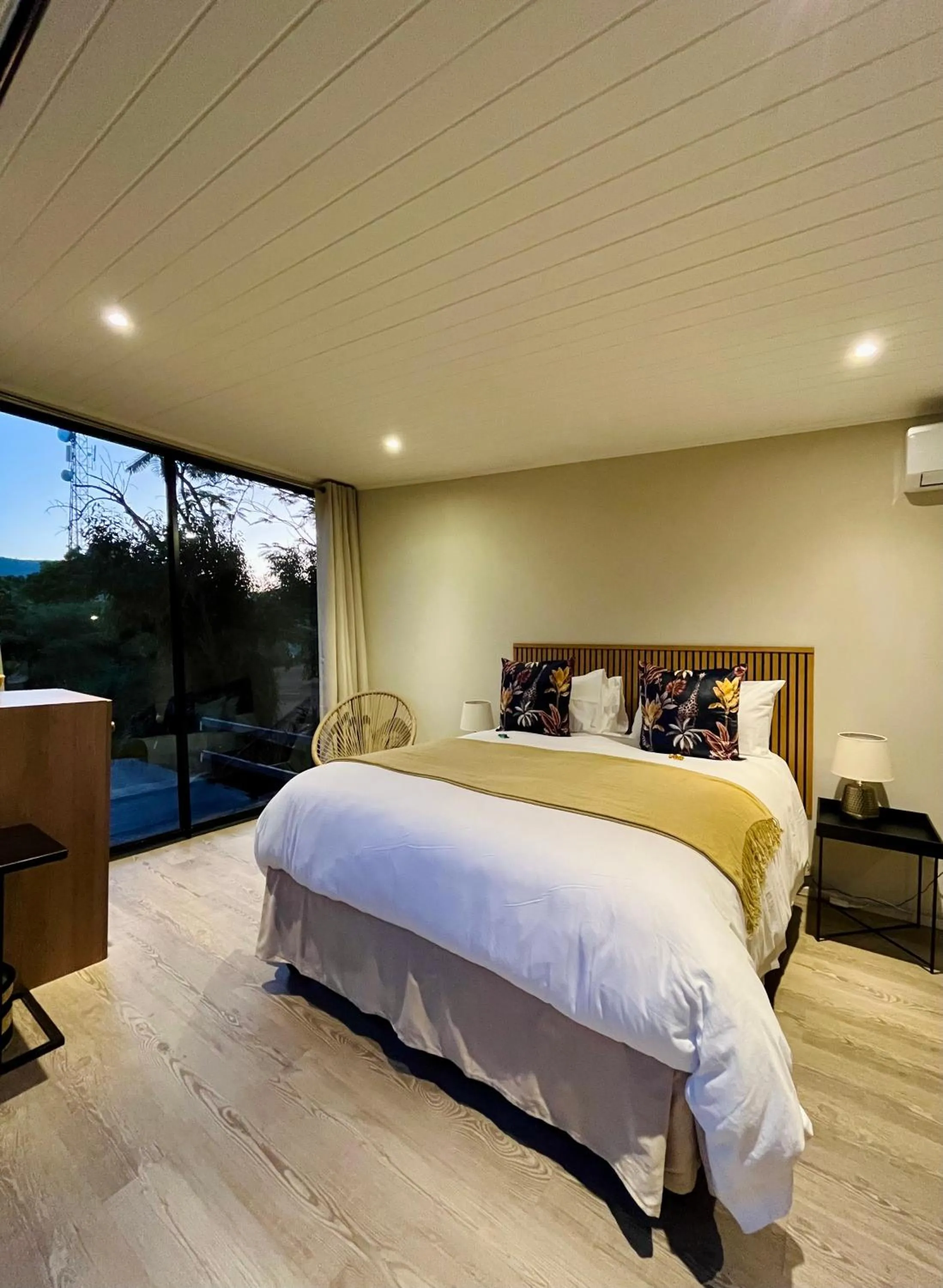 Bed in Summerfield Botanical Garden & Exclusive Resort