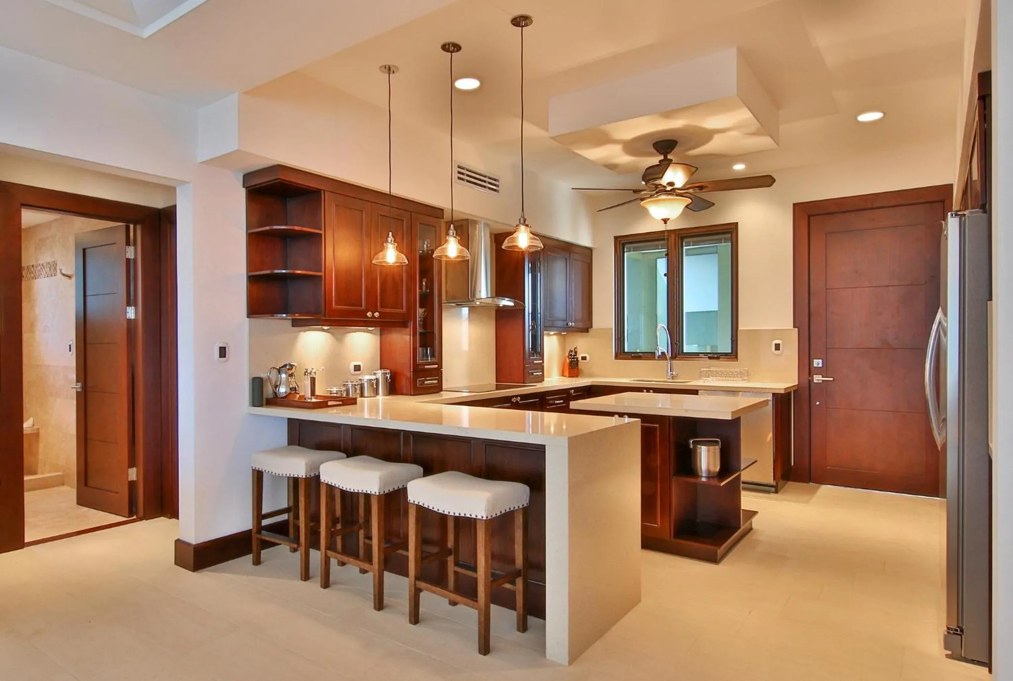 Kitchen or kitchenette in 360 Splendor Del Pacifico Residences