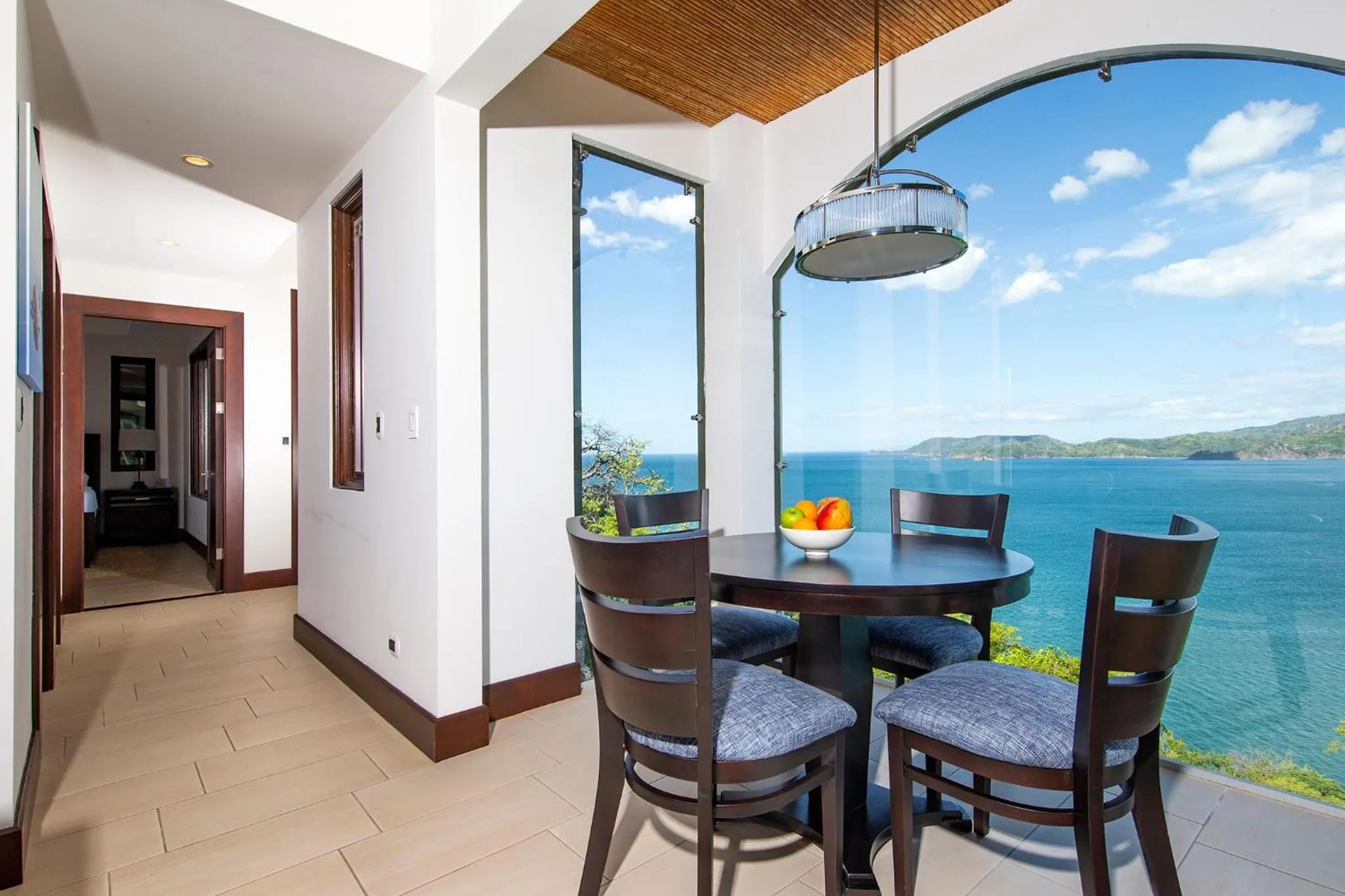 Dining area in 360 Splendor Del Pacifico Residences