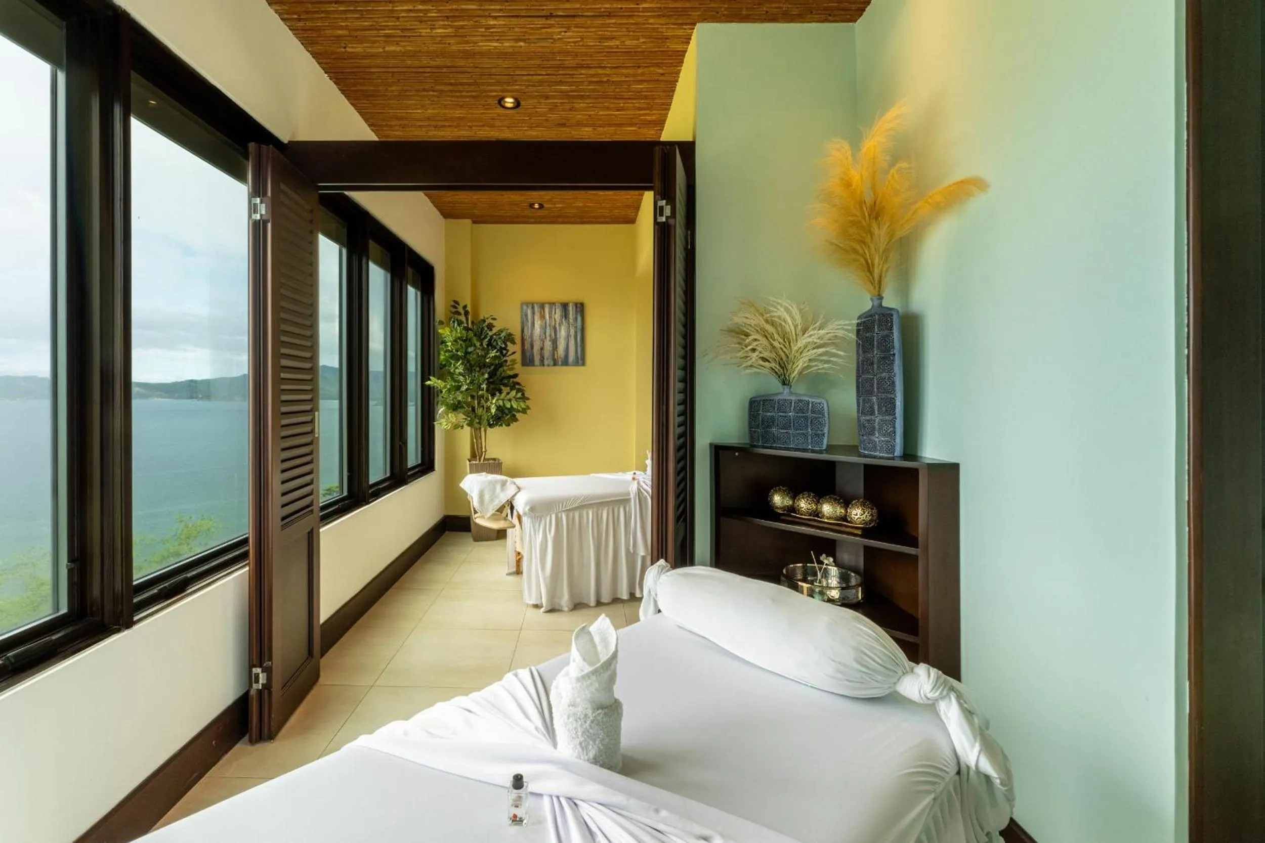 Bed in 360 Splendor Del Pacifico Residences