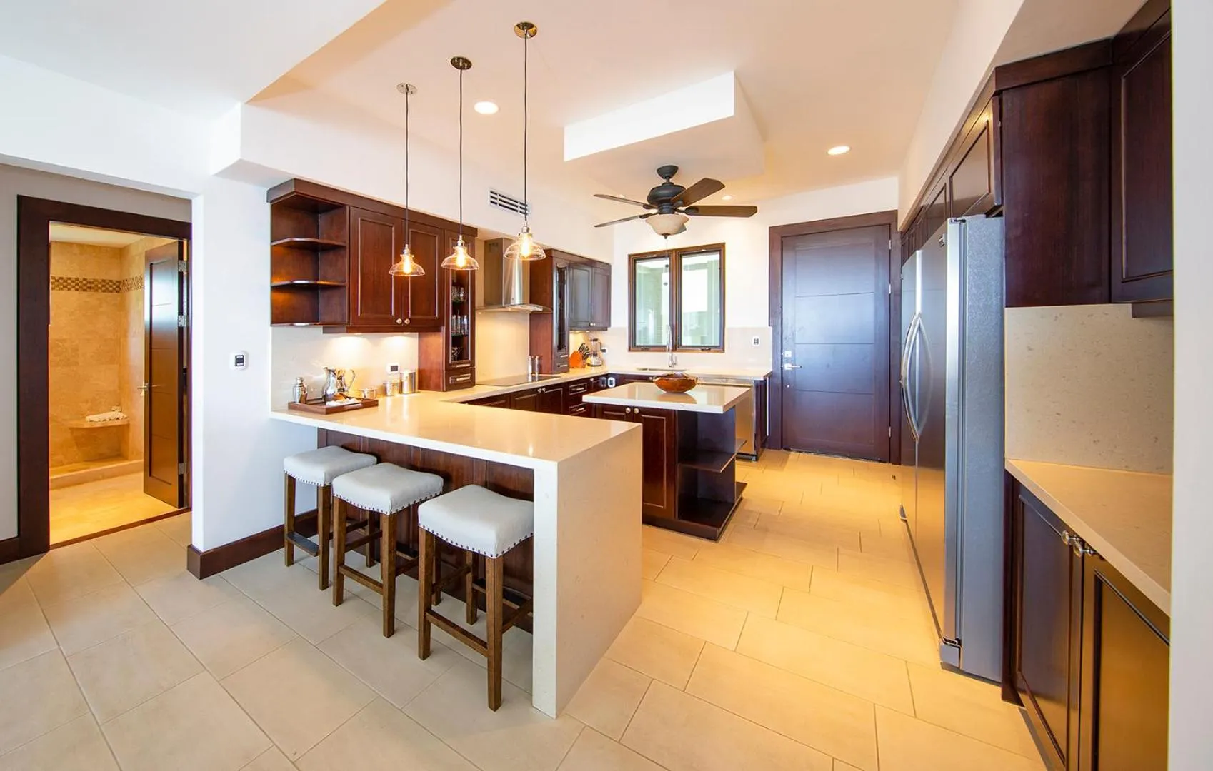 Kitchen or kitchenette in 360 Splendor Del Pacifico Residences
