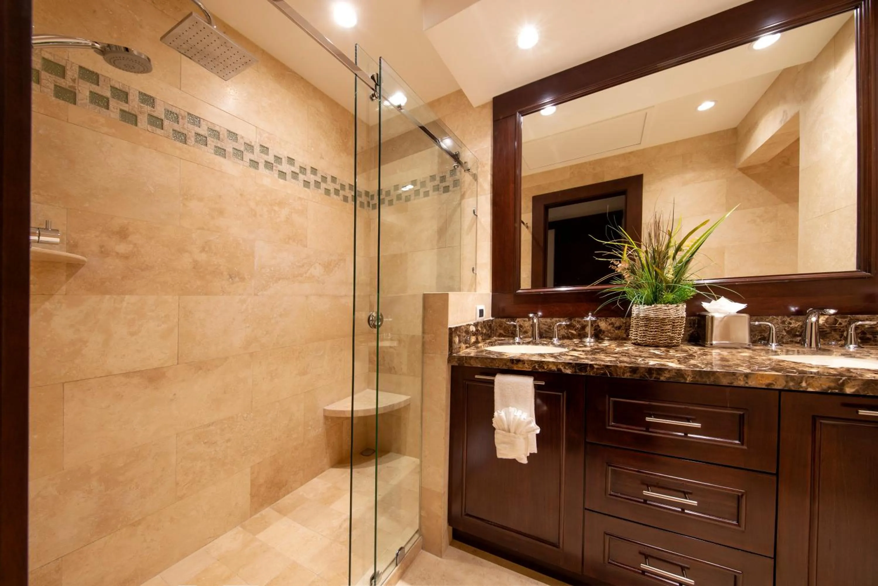 Shower in 360 Splendor Del Pacifico Residences