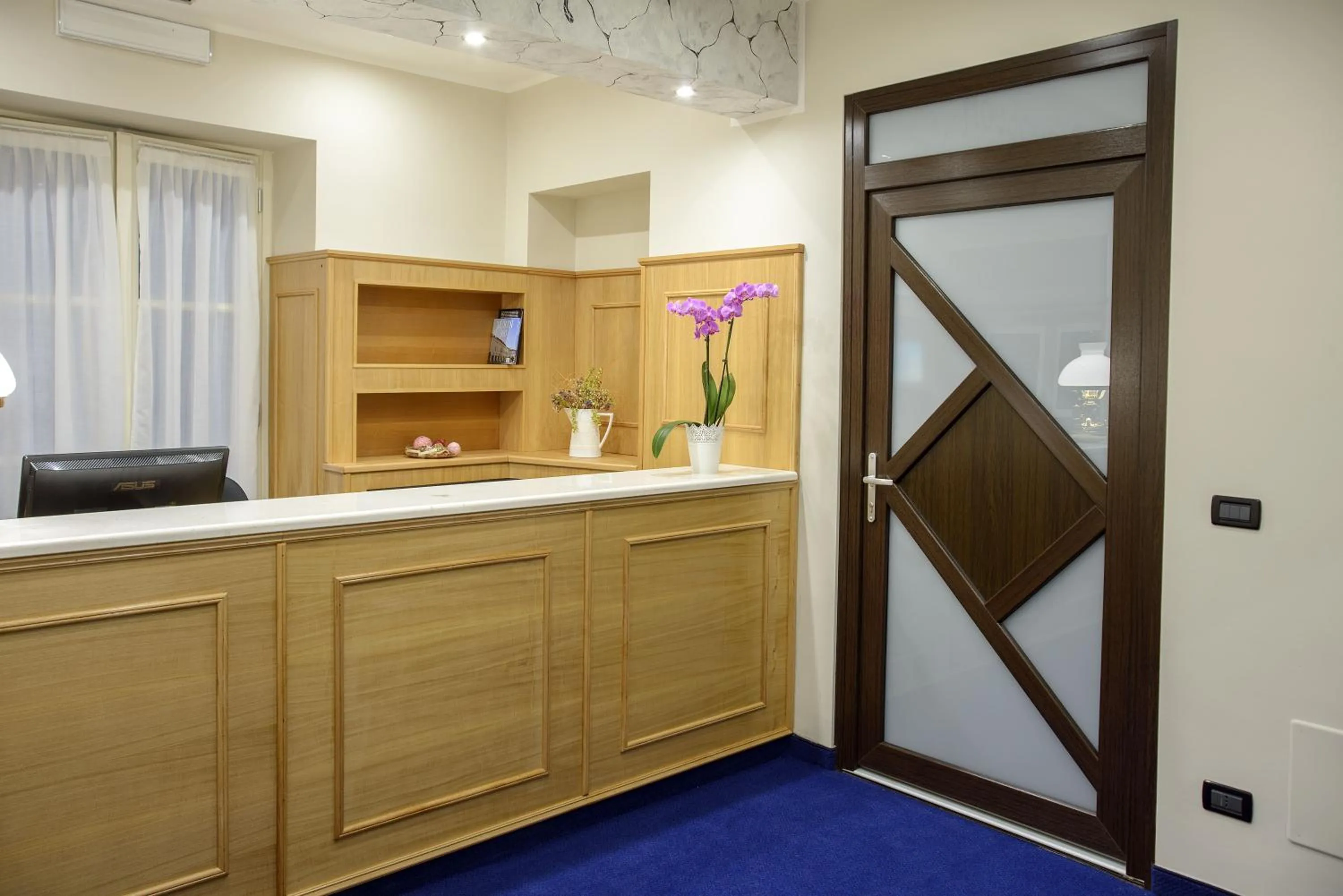 Lobby or reception in Hotel Torino Porta Susa