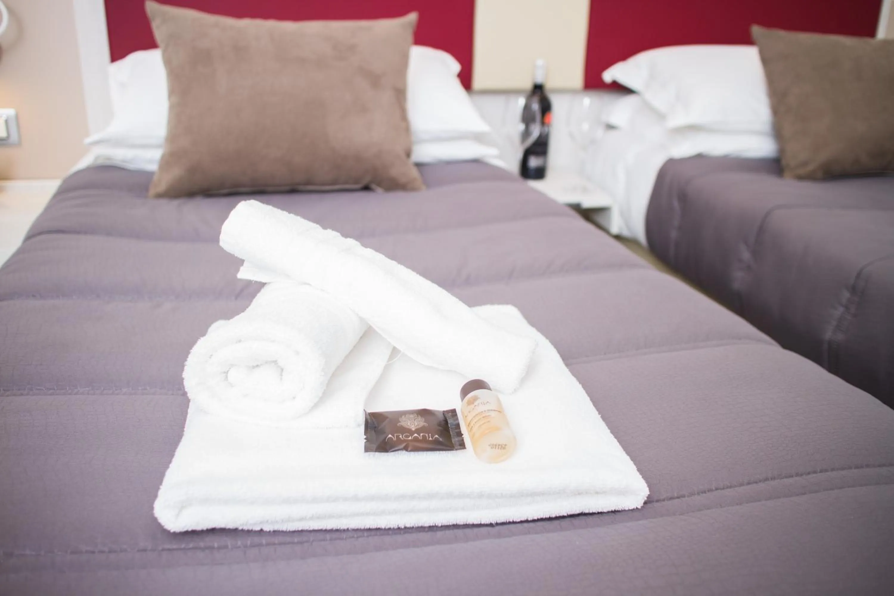 Decorative detail, Bed in Il Gallo Con Gli Stivali