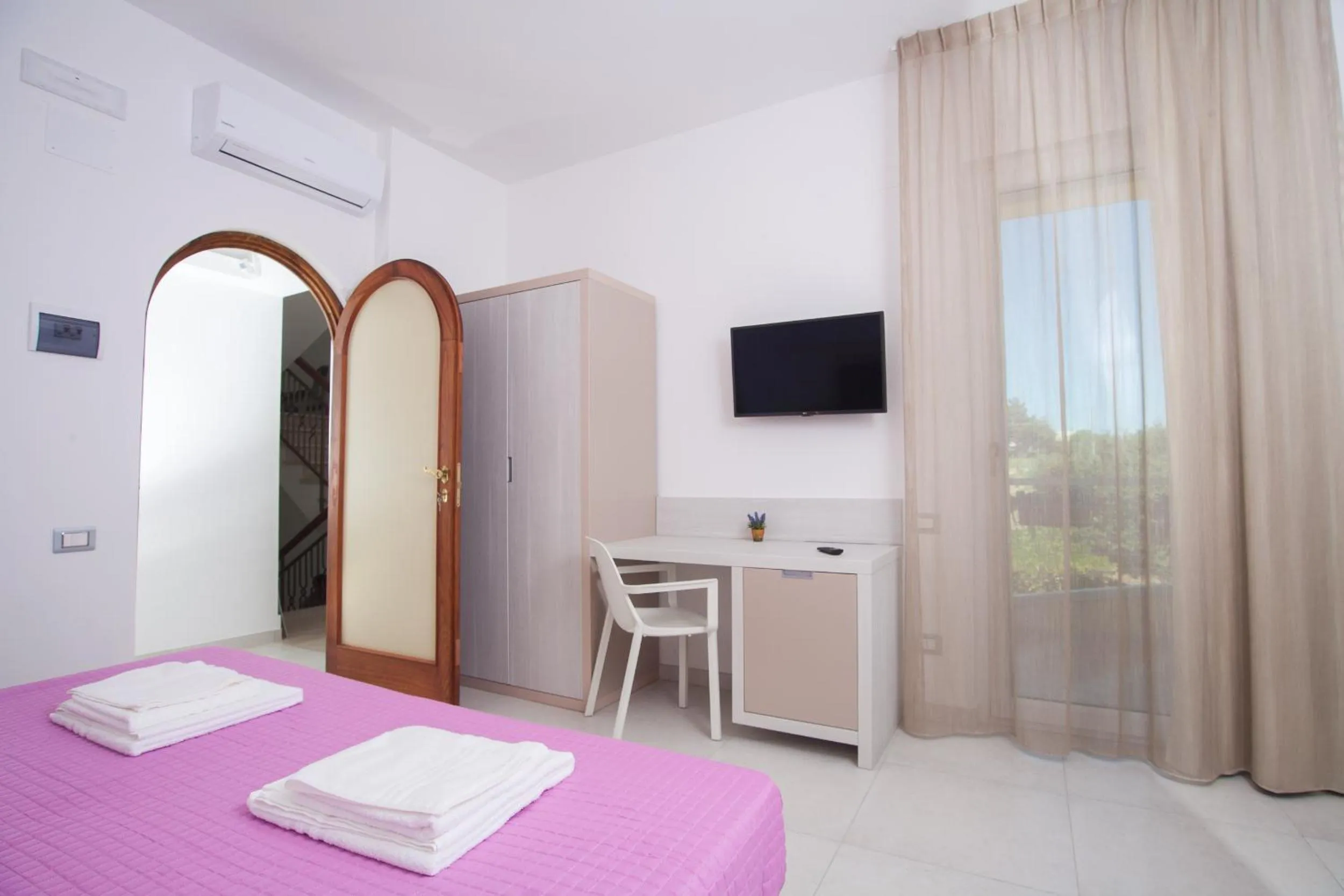 Bedroom, Bed in Il Gallo Con Gli Stivali