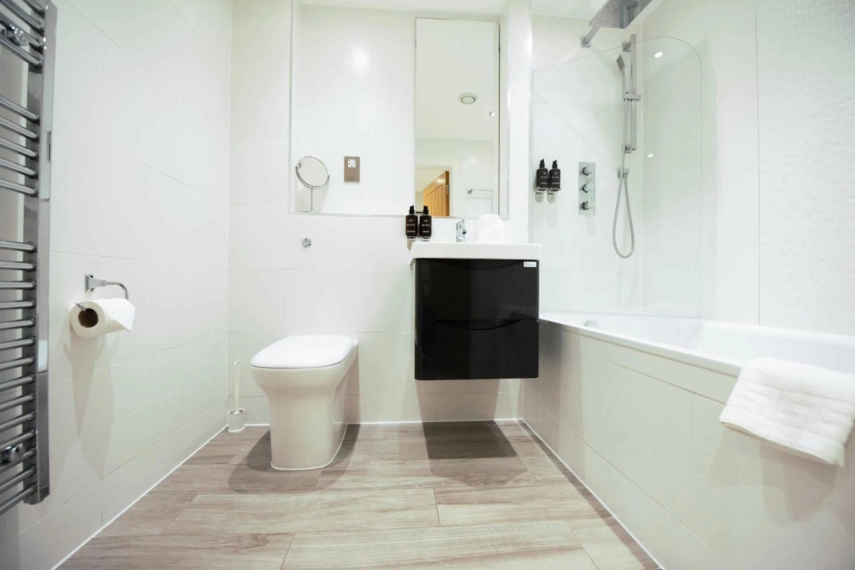 Shower in Malthouse Court