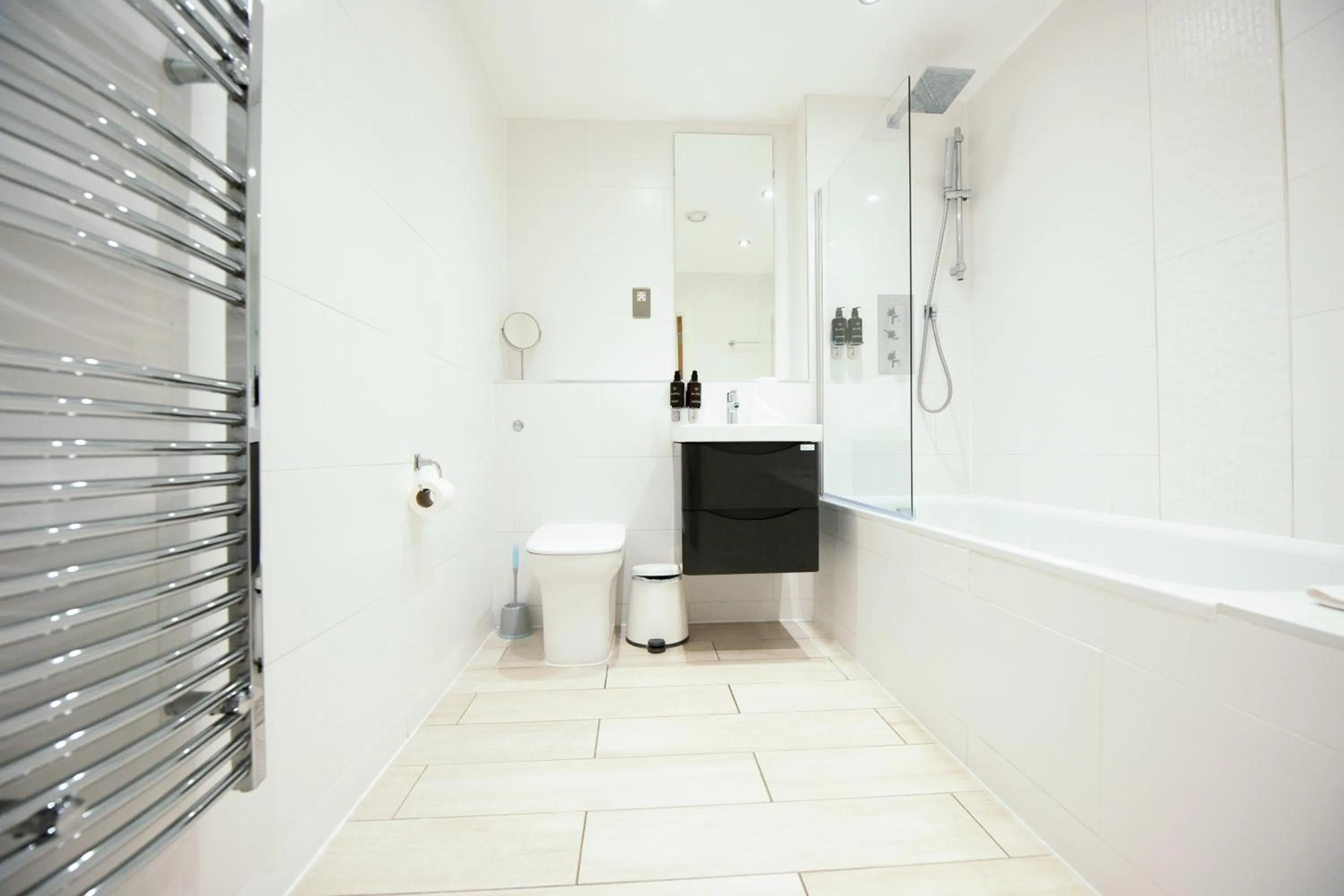 Bathroom in Malthouse Court