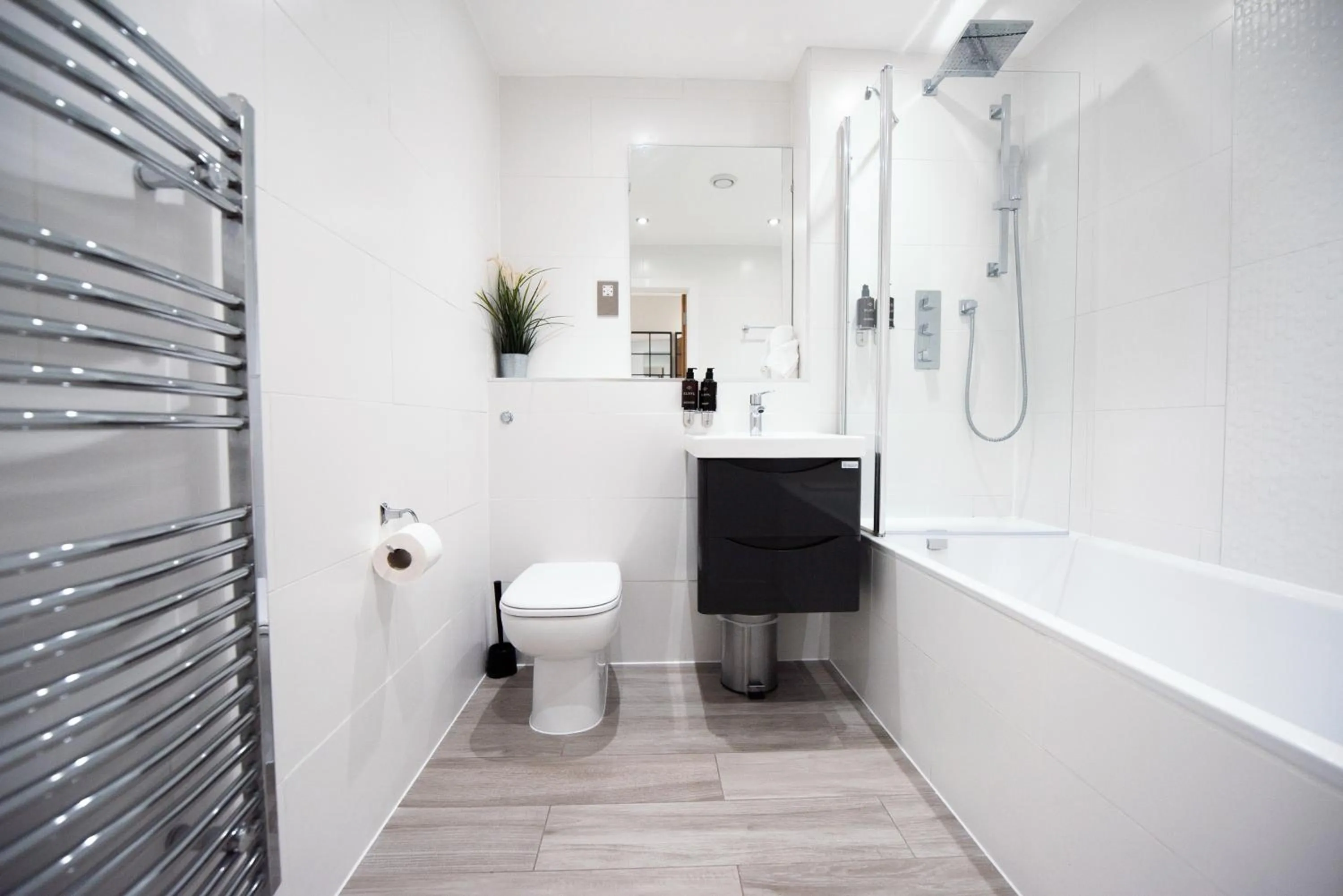 Bathroom in Malthouse Court