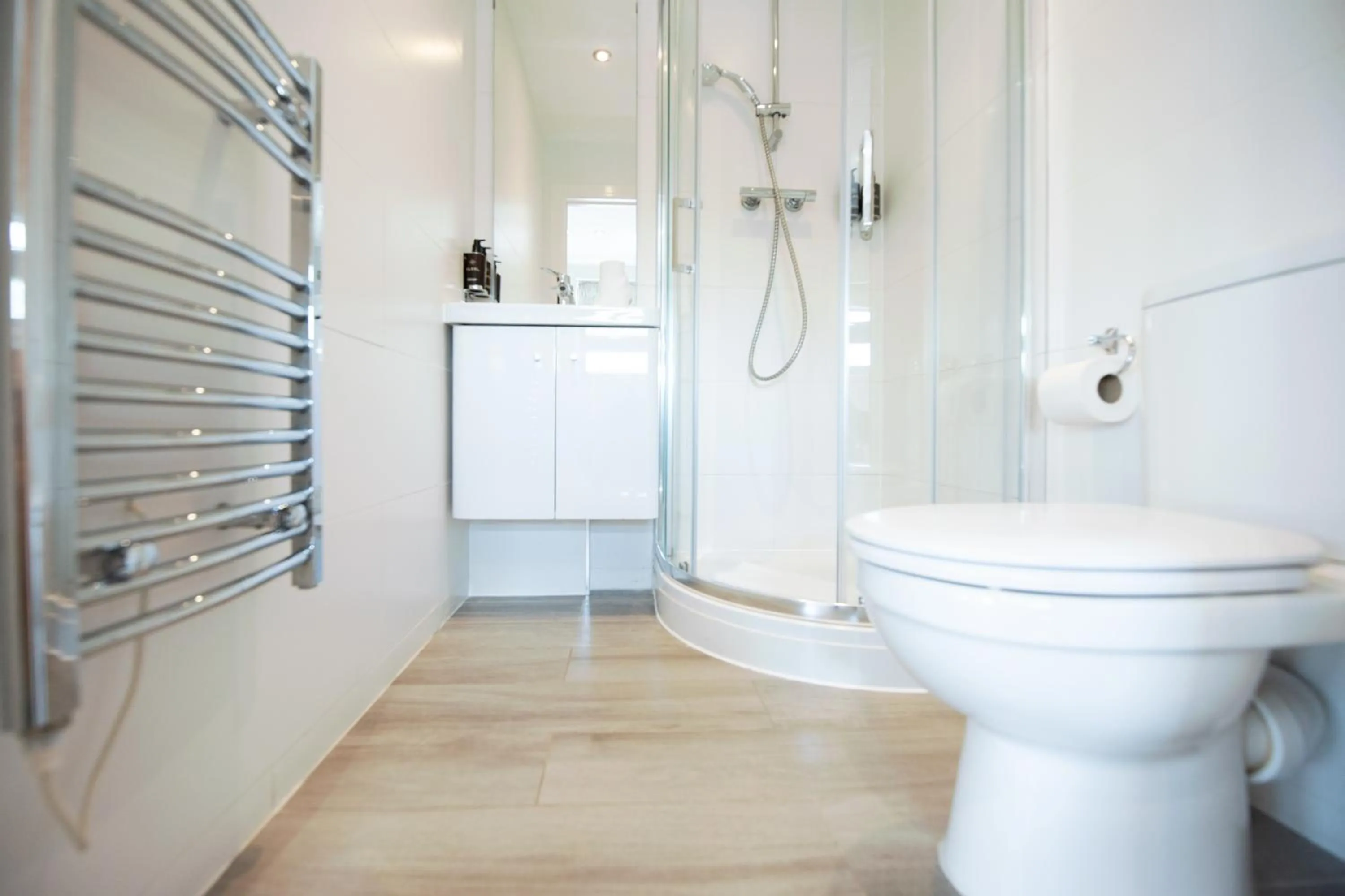 Bathroom in Malthouse Court