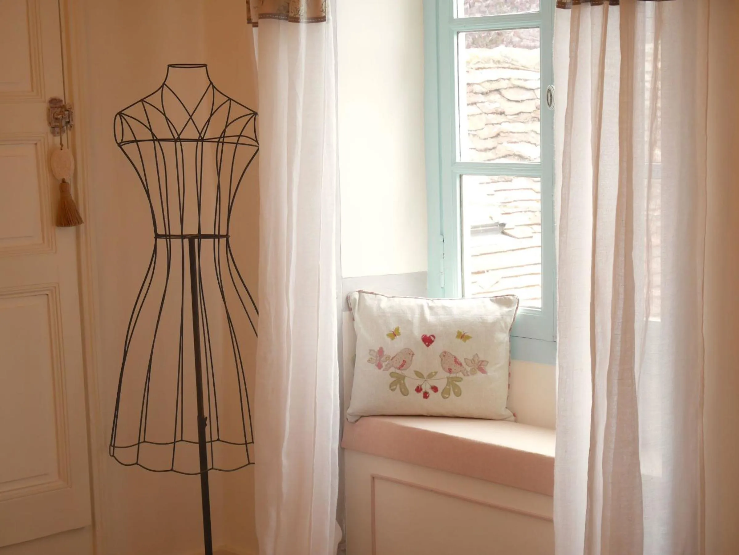 Decorative detail in L'Arbre D'Ange