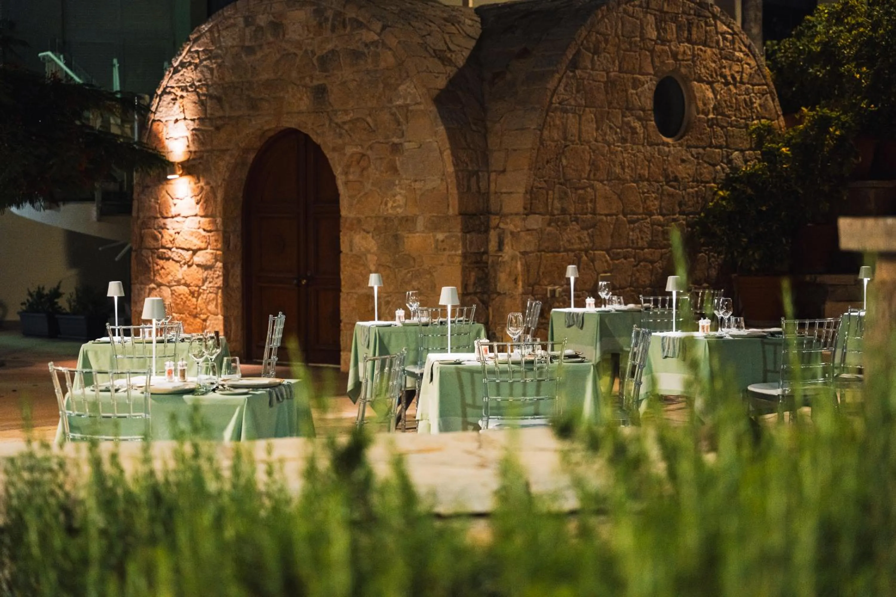 Restaurant/places to eat in St Raphael Resort