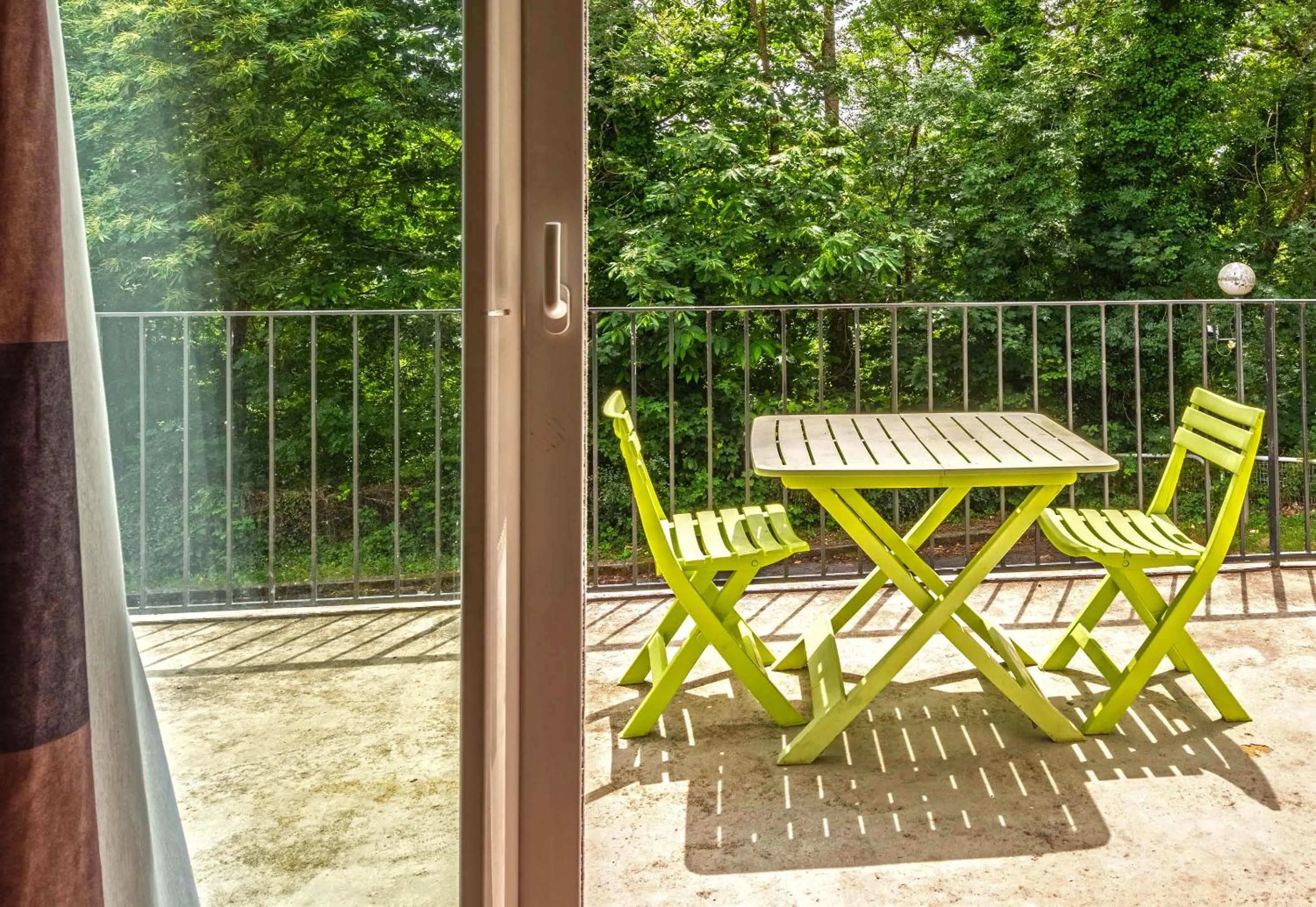 Patio in B&B HOTEL Quimper Sud Bénodet