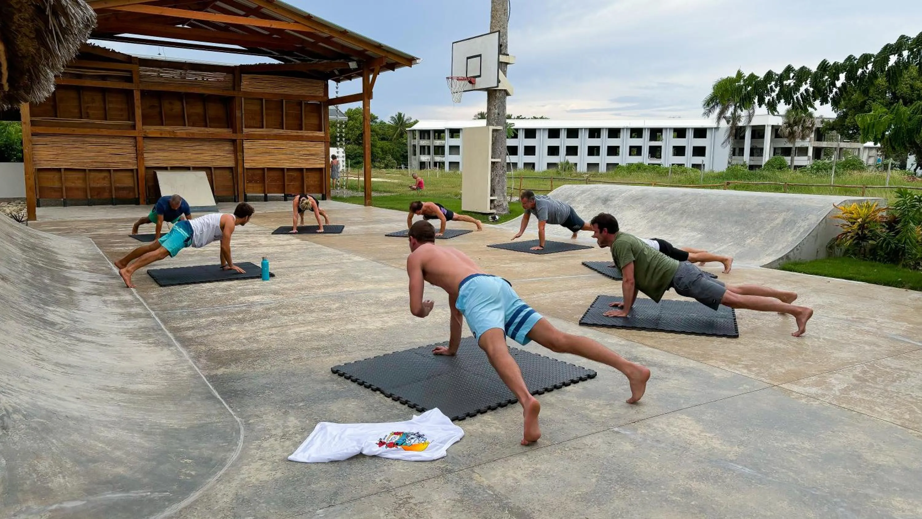 Fitness centre/facilities in El Encuentro Surf Lodge