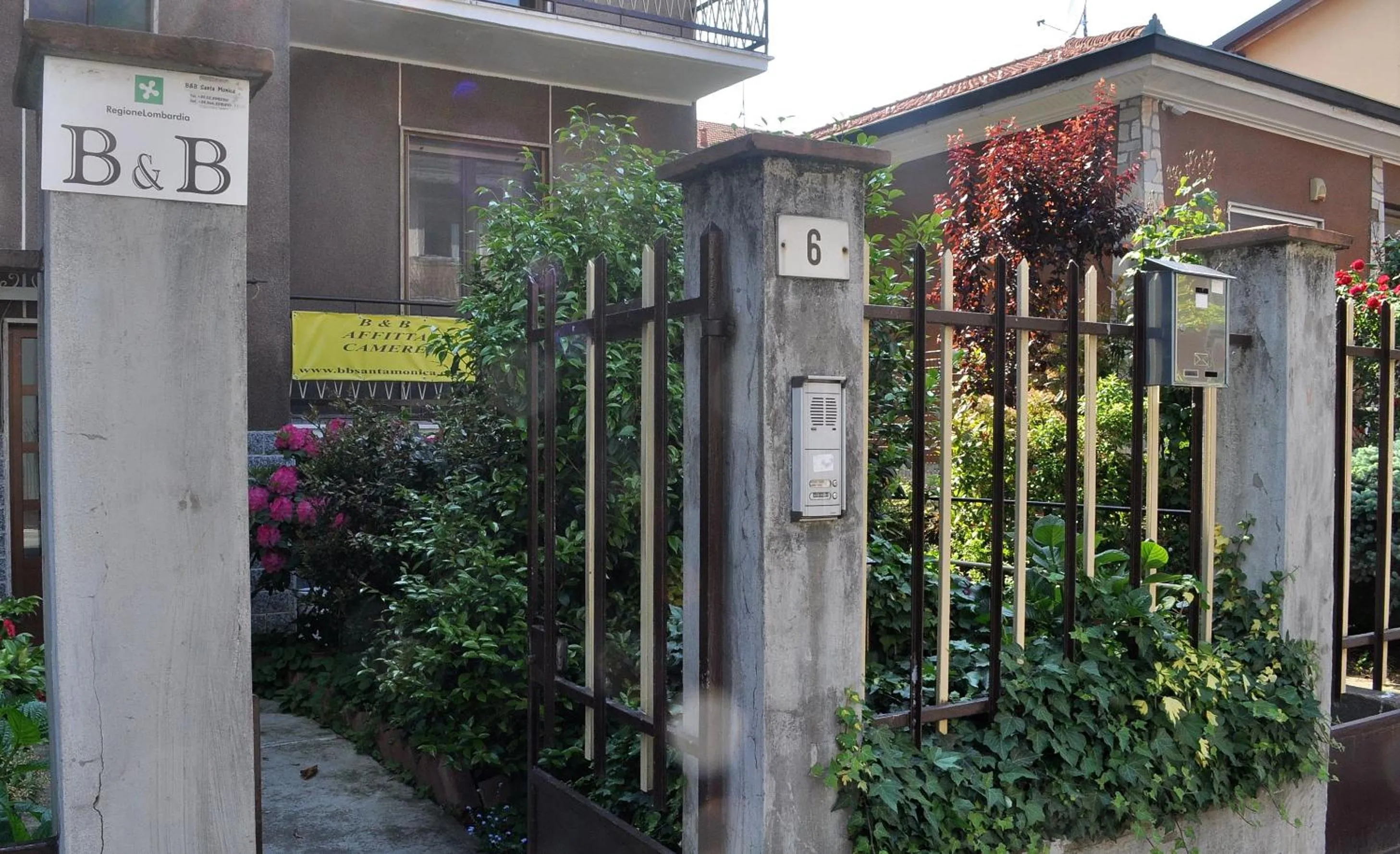 Property building in B&B Santa Monica