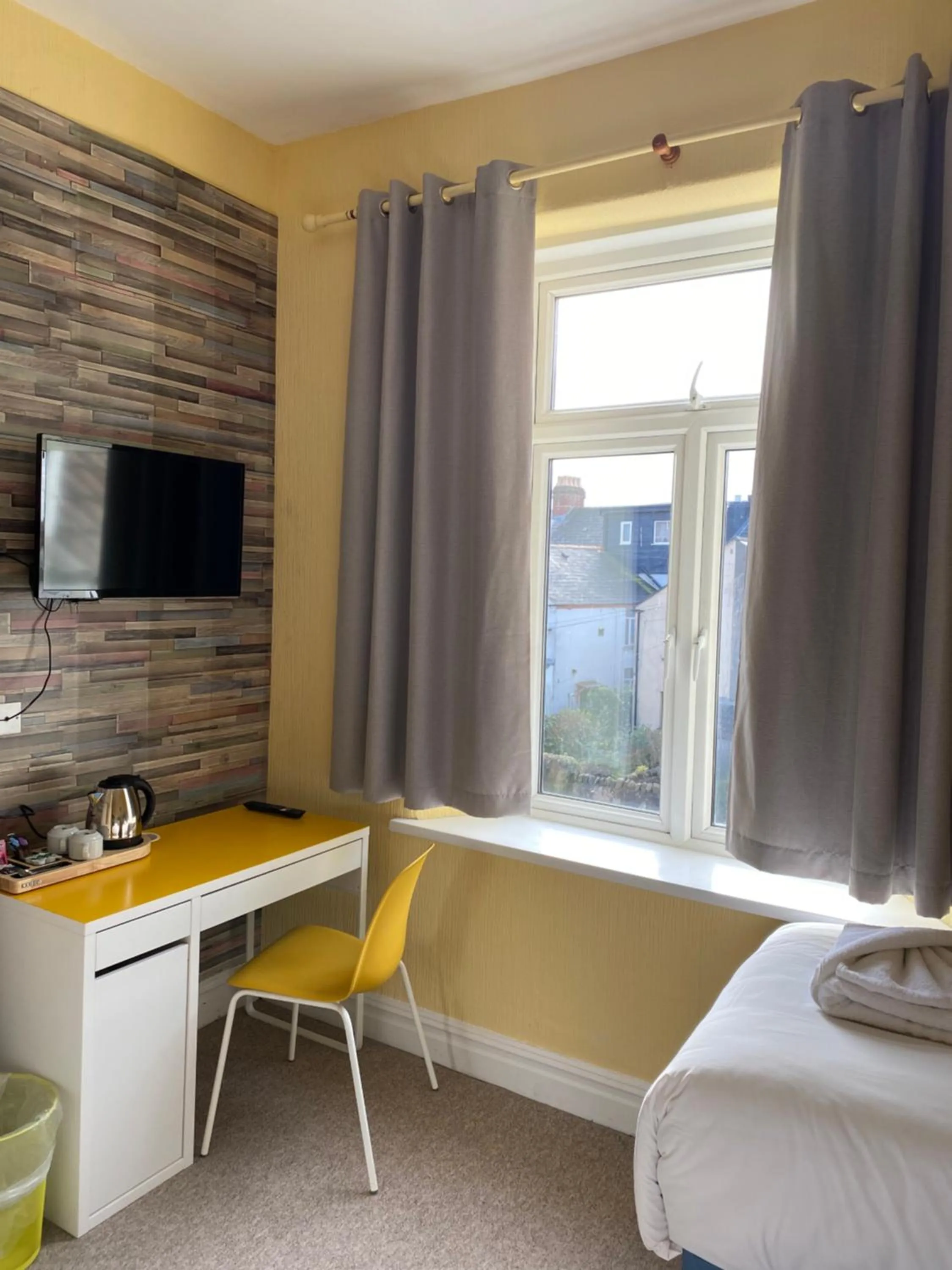 TV and multimedia, Bed in WiseStay