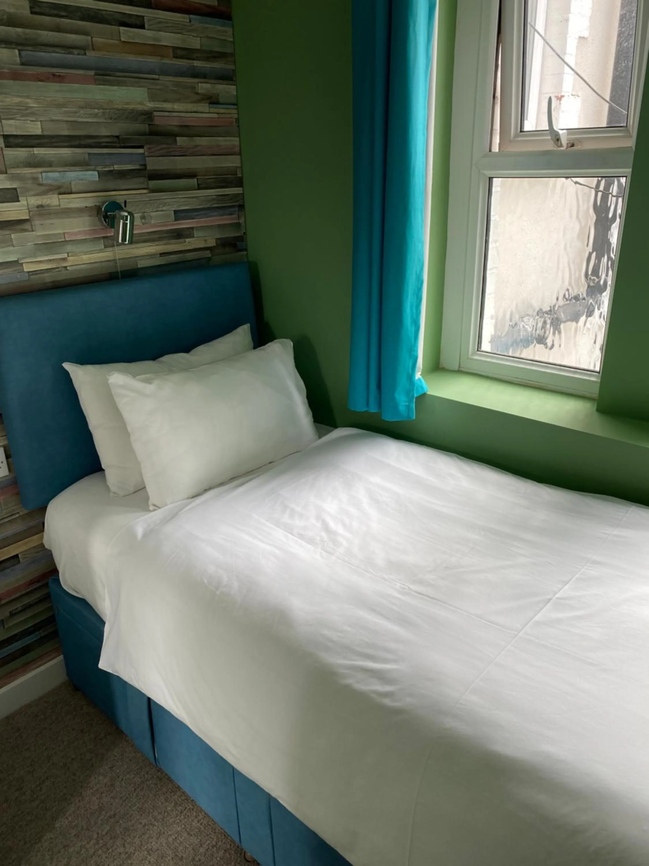 Bedroom, Bed in WiseStay