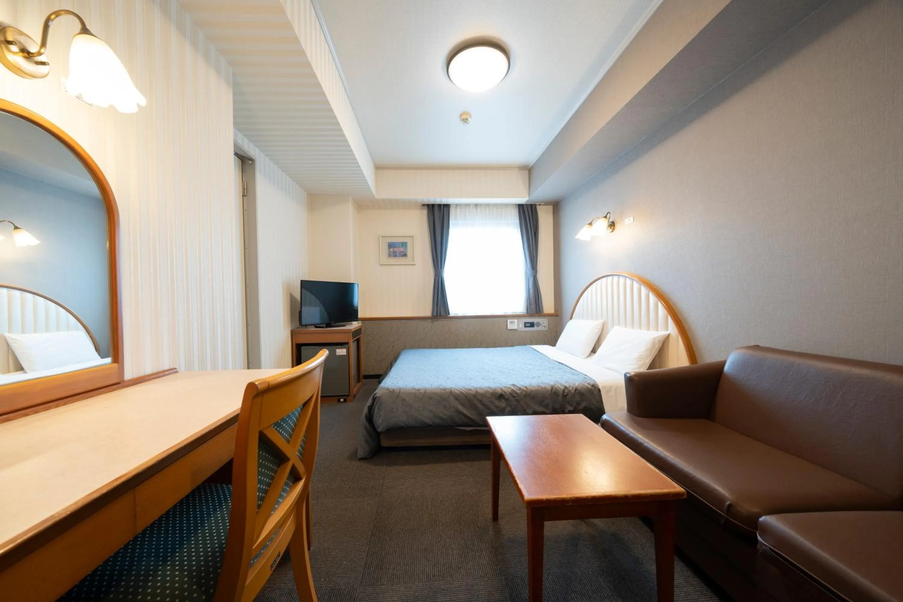 Bedroom, Bed in Castle Inn Komaki