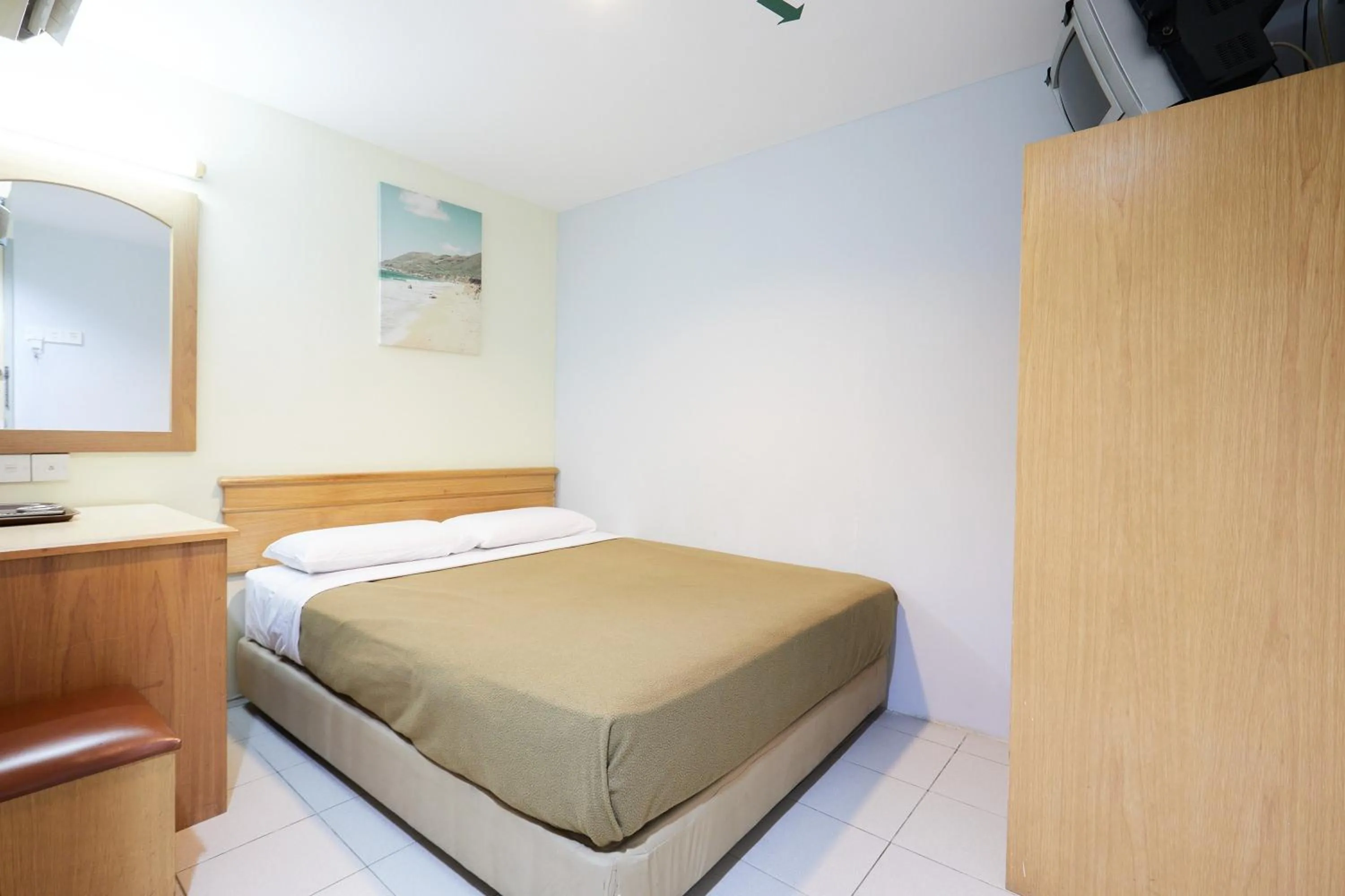 Bedroom, Bed in Tang City Hotel, Petaling Street, Merdeka PNB 118 Tower