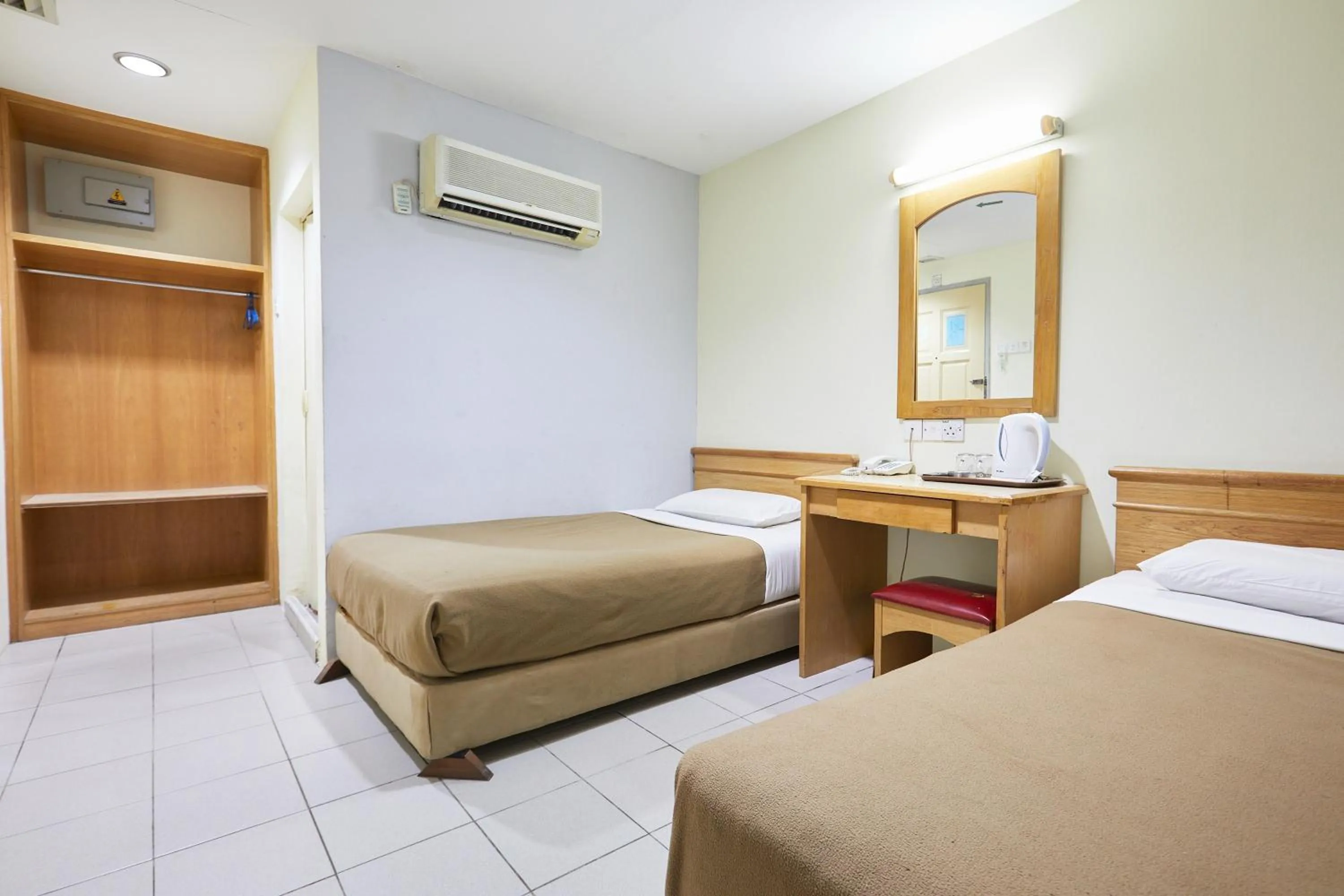 Bedroom, Bed in Tang City Hotel, Petaling Street, Merdeka PNB 118 Tower