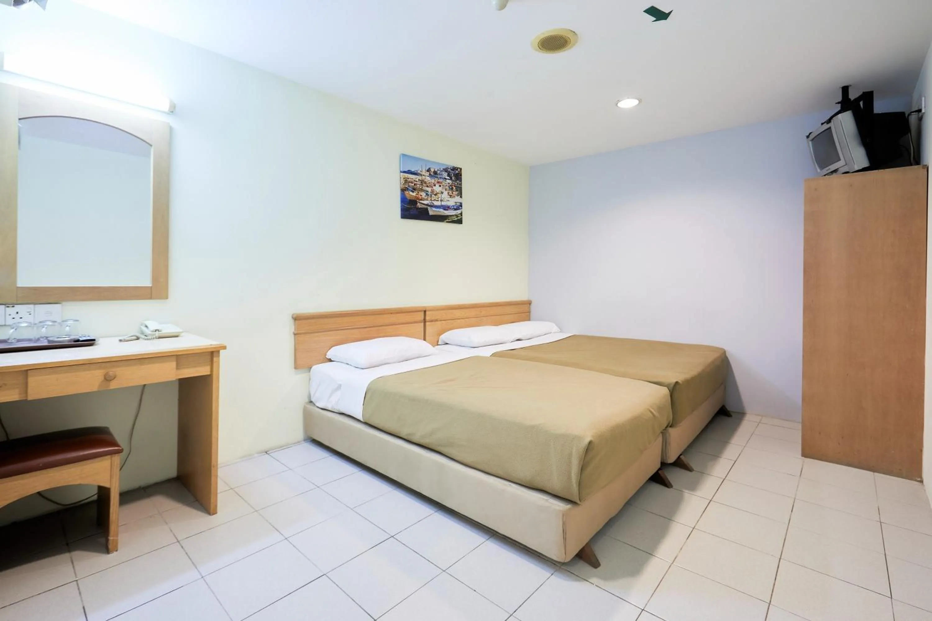 Bedroom, Bed in Tang City Hotel, Petaling Street, Merdeka PNB 118 Tower