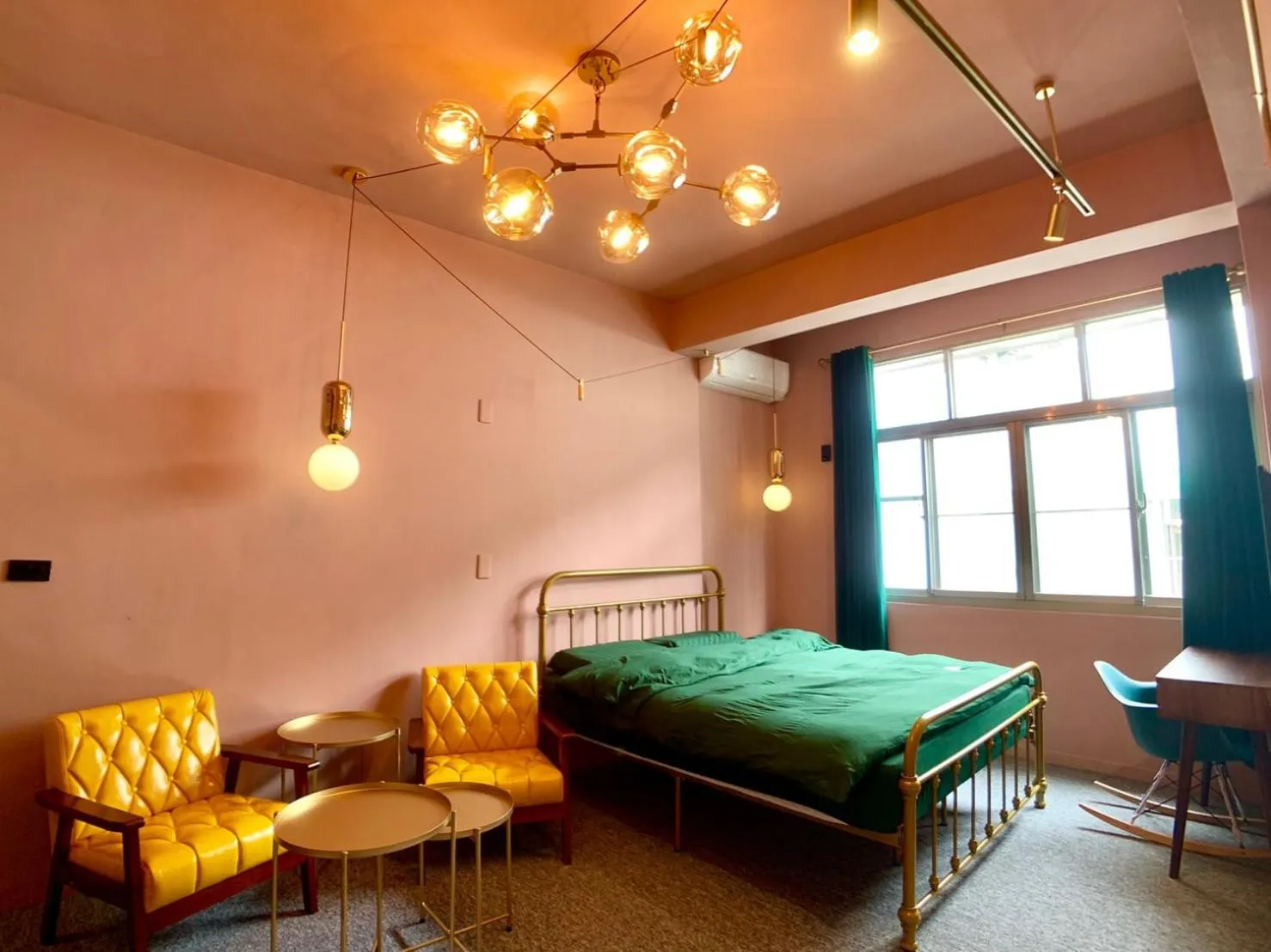 Photo of the whole room, Bed in Hinoki Mansion