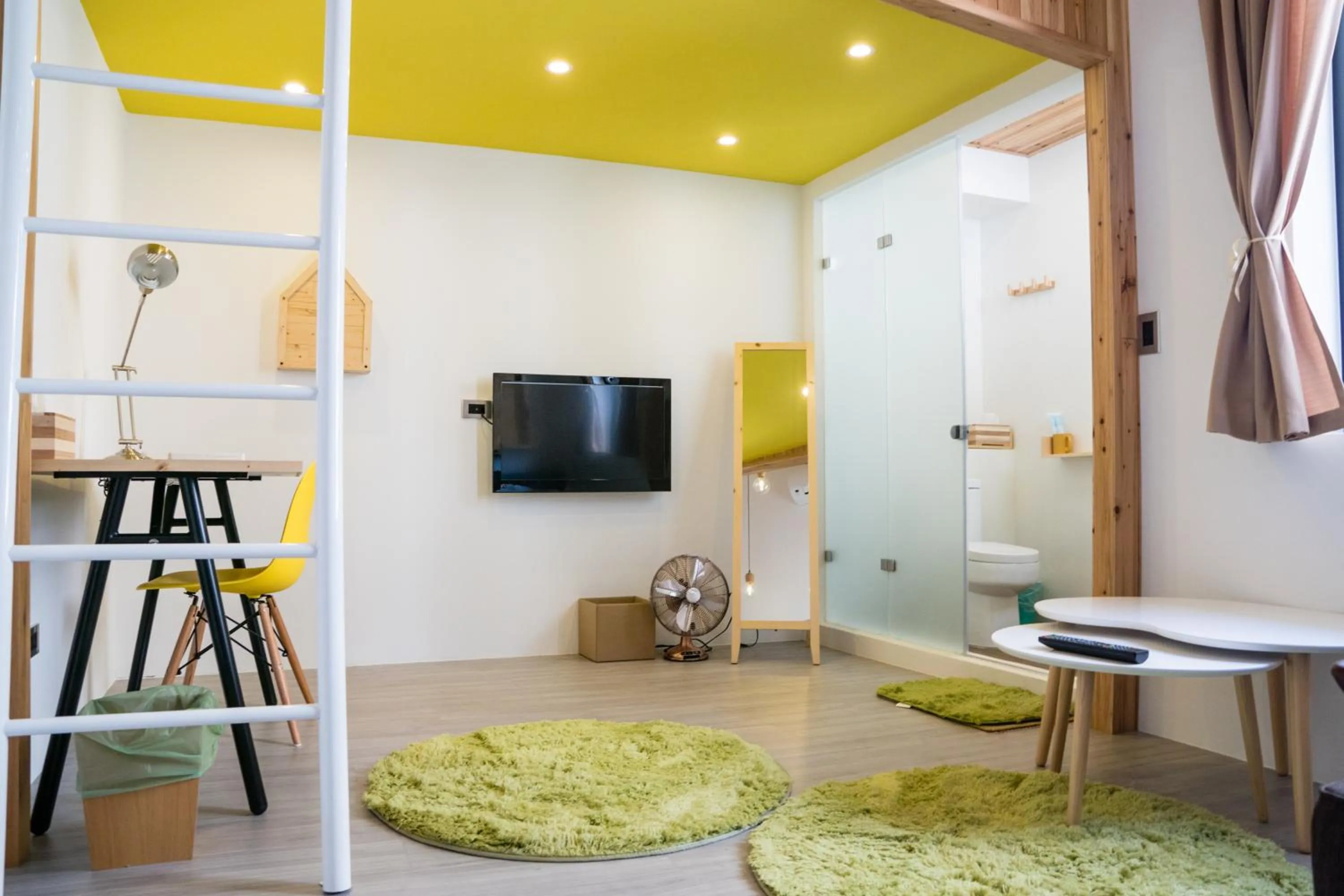 Property building in Loft Wo Design Inn