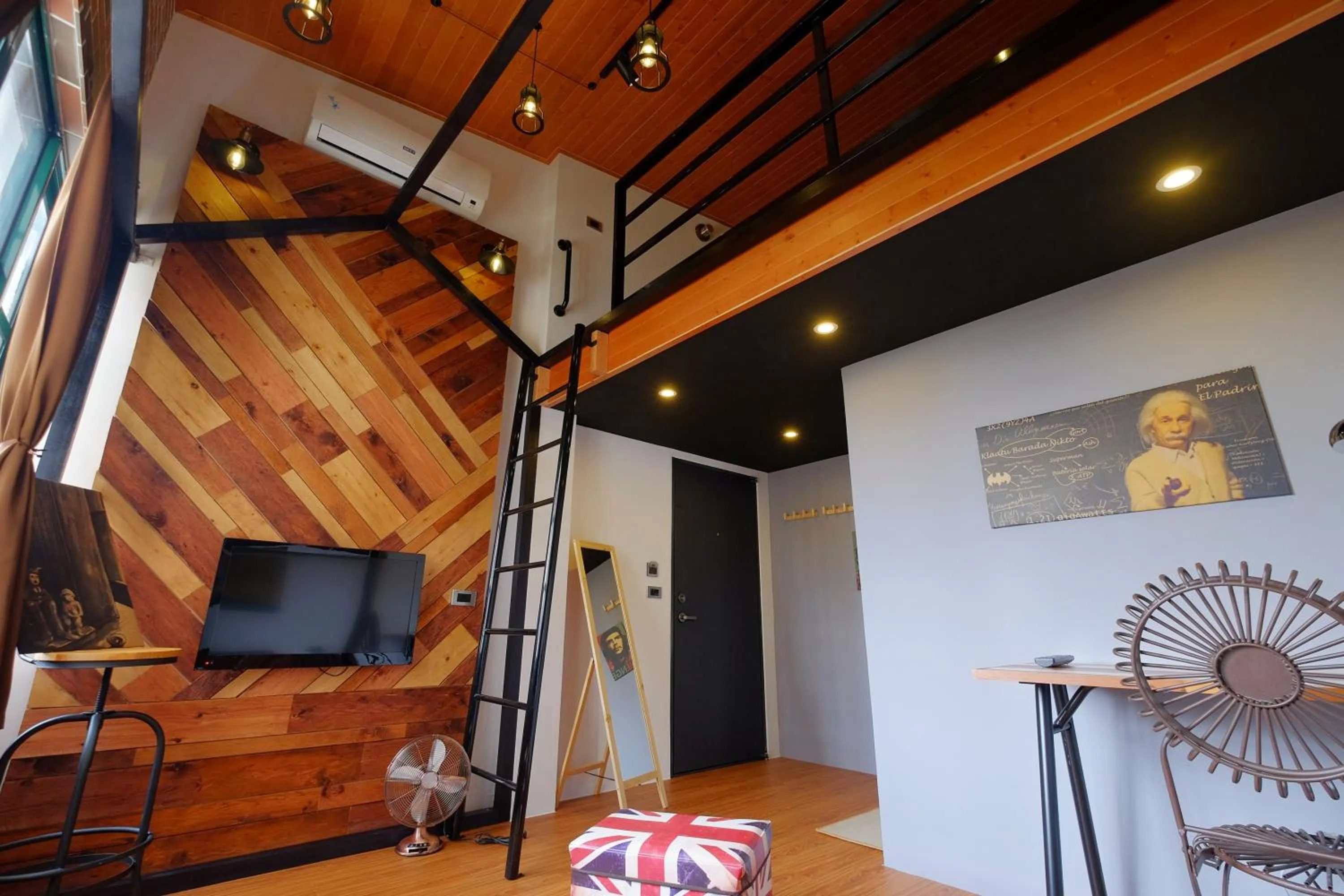 Property building in Loft Wo Design Inn