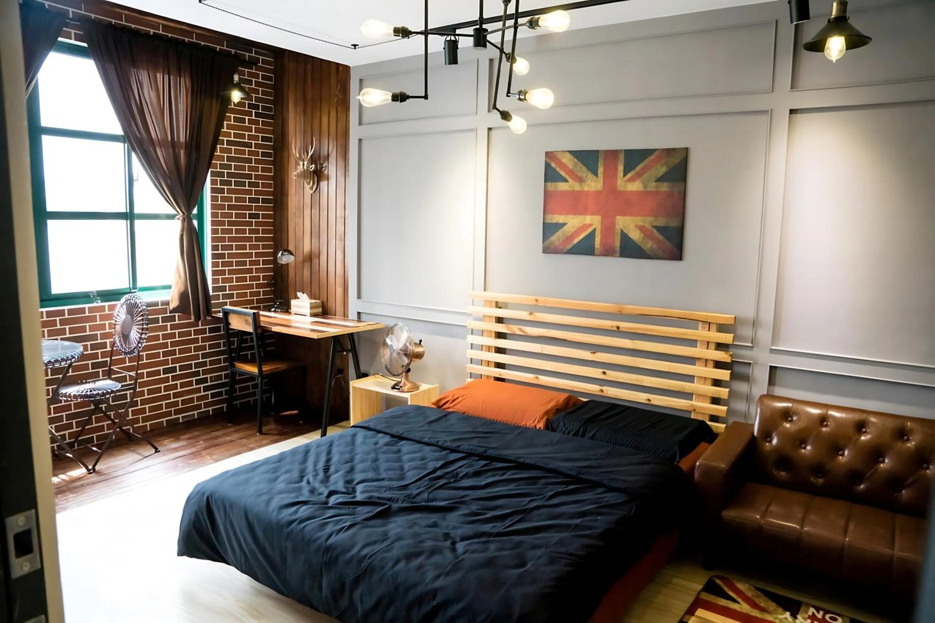 Property building, Bed in Baker Street London Style Inn