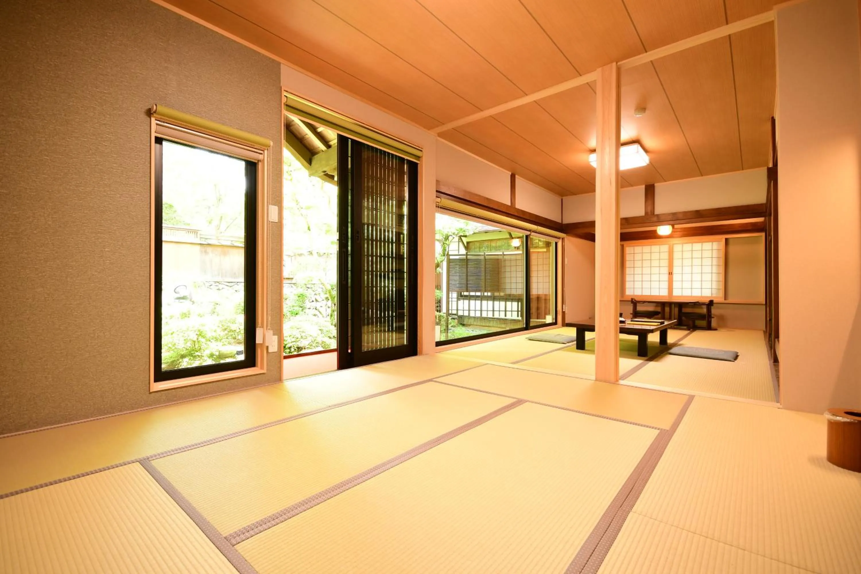 Photo of the whole room, Bed in Koyasan Shukubo Jokiin