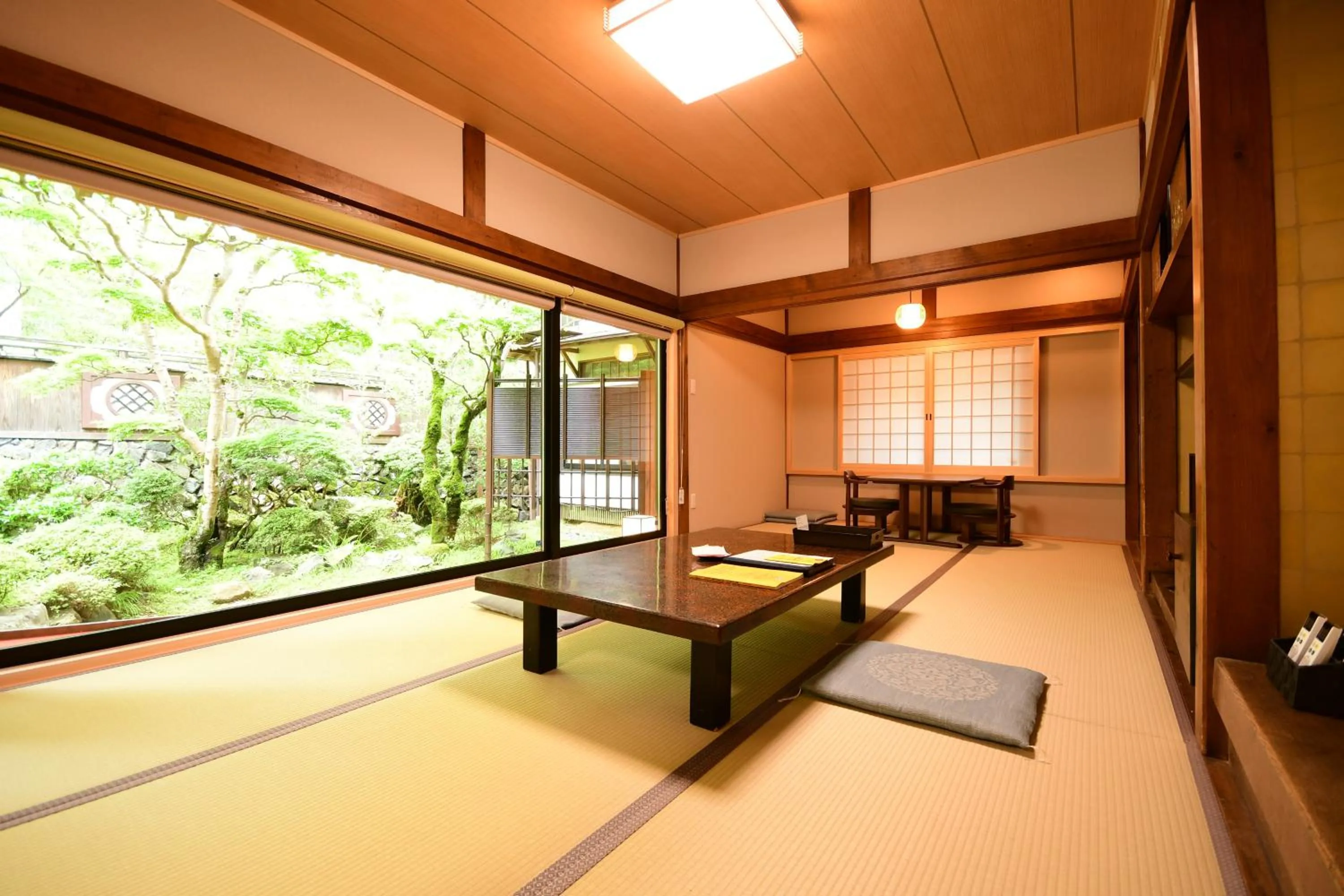 Photo of the whole room in Koyasan Shukubo Jokiin