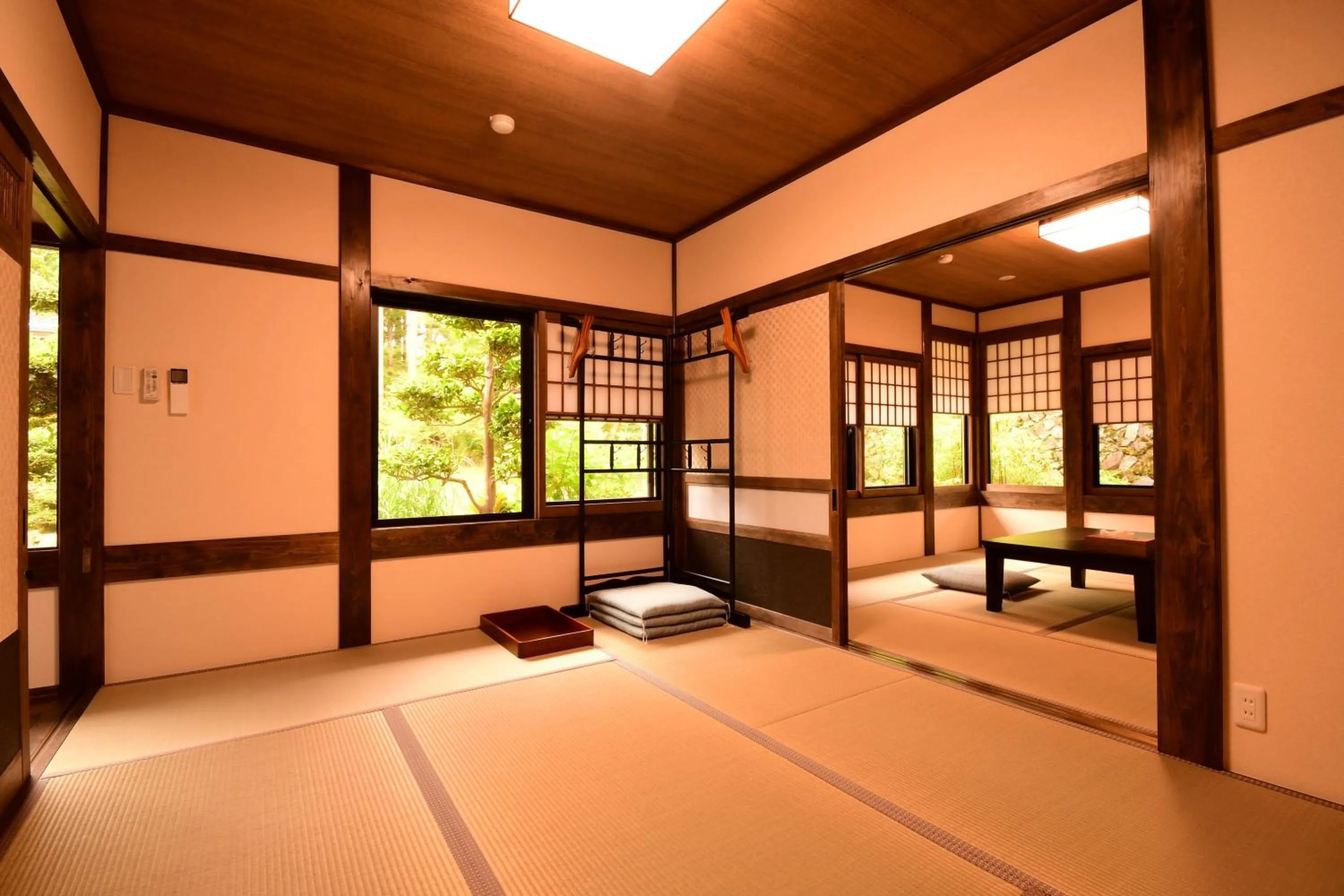 Photo of the whole room, Bed in Koyasan Shukubo Jokiin
