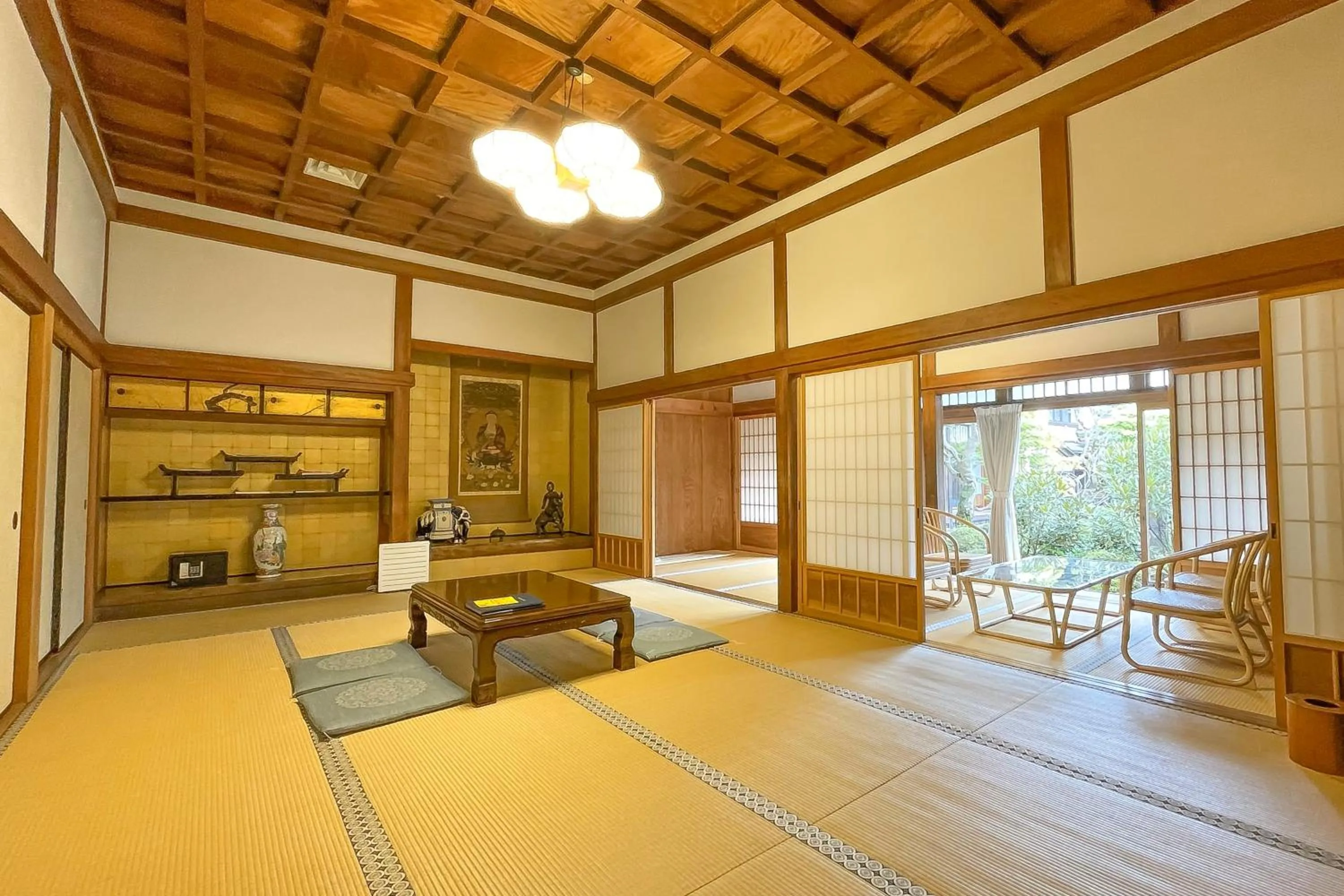 Photo of the whole room in Koyasan Shukubo Jokiin