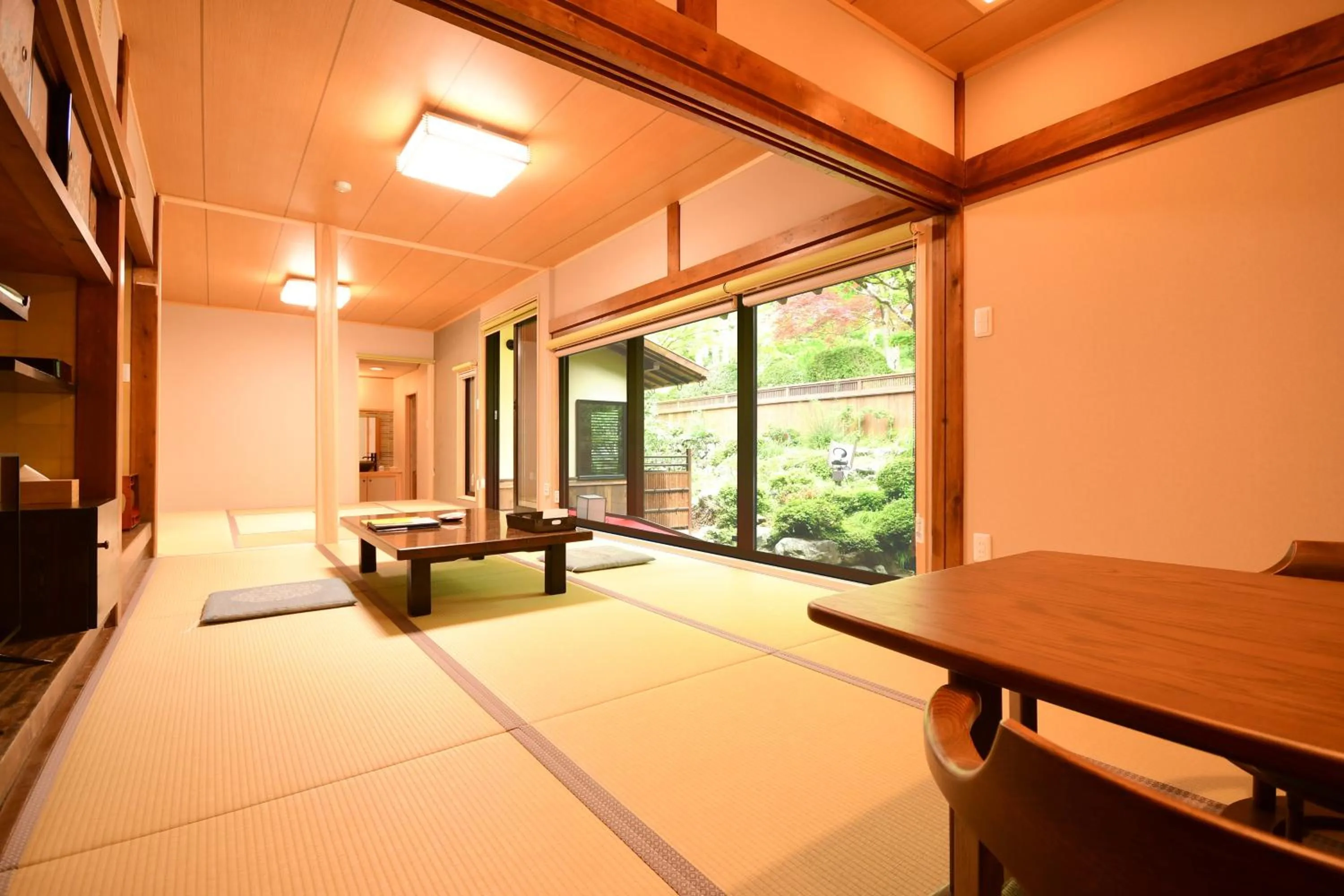 Photo of the whole room in Koyasan Shukubo Jokiin
