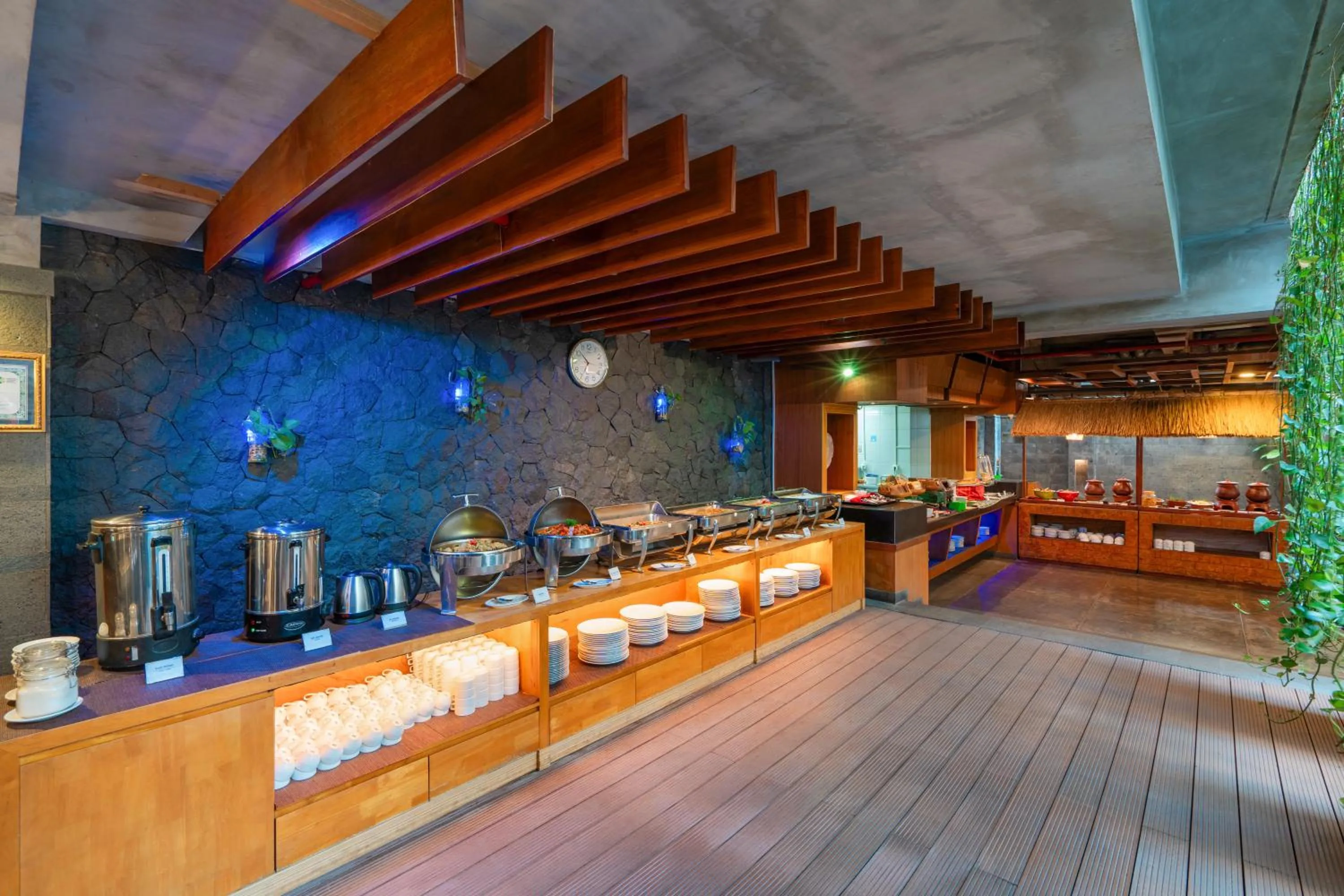 Restaurant/places to eat in Swiss-Belexpress Kuta Legian