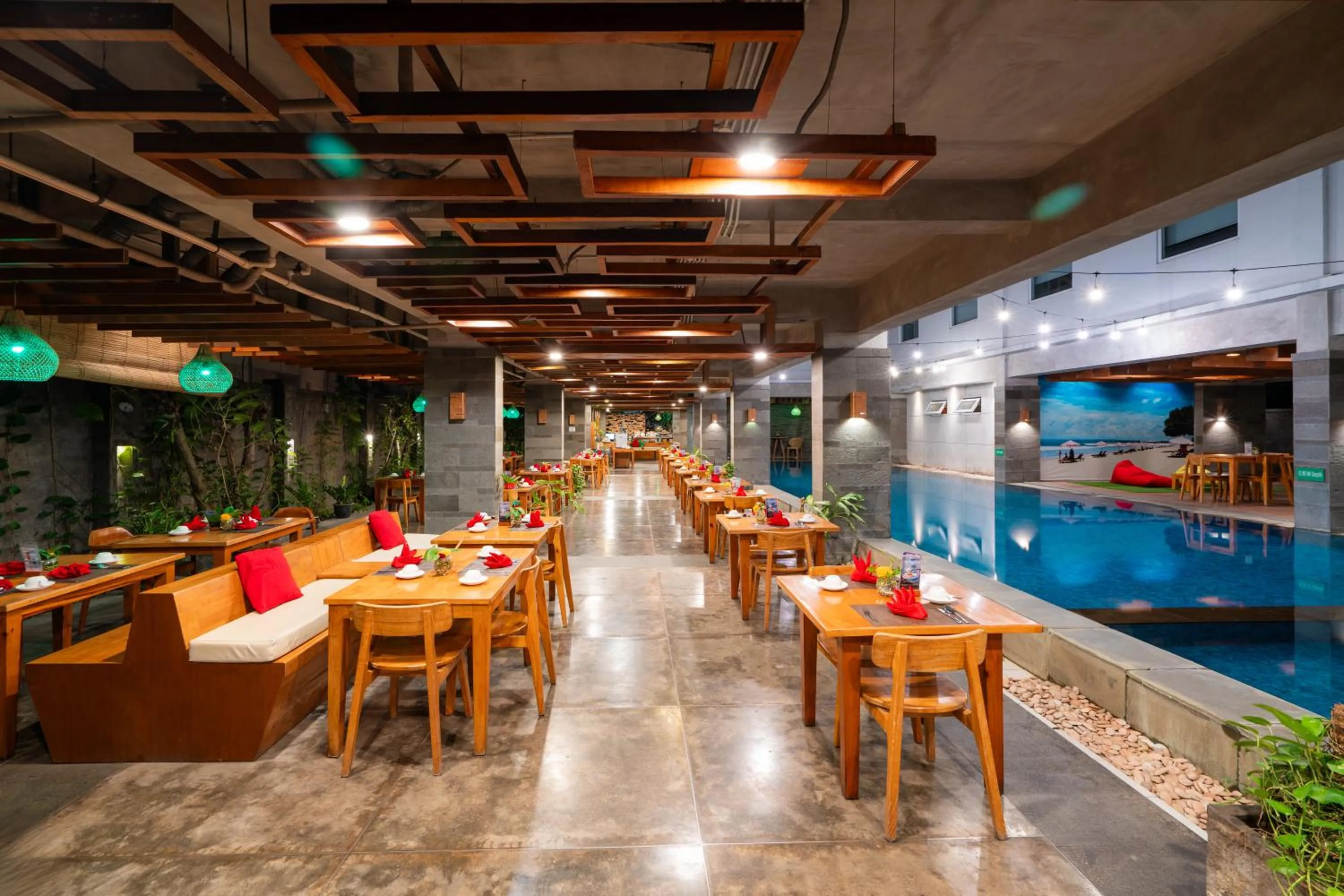 Restaurant/places to eat in Swiss-Belexpress Kuta Legian